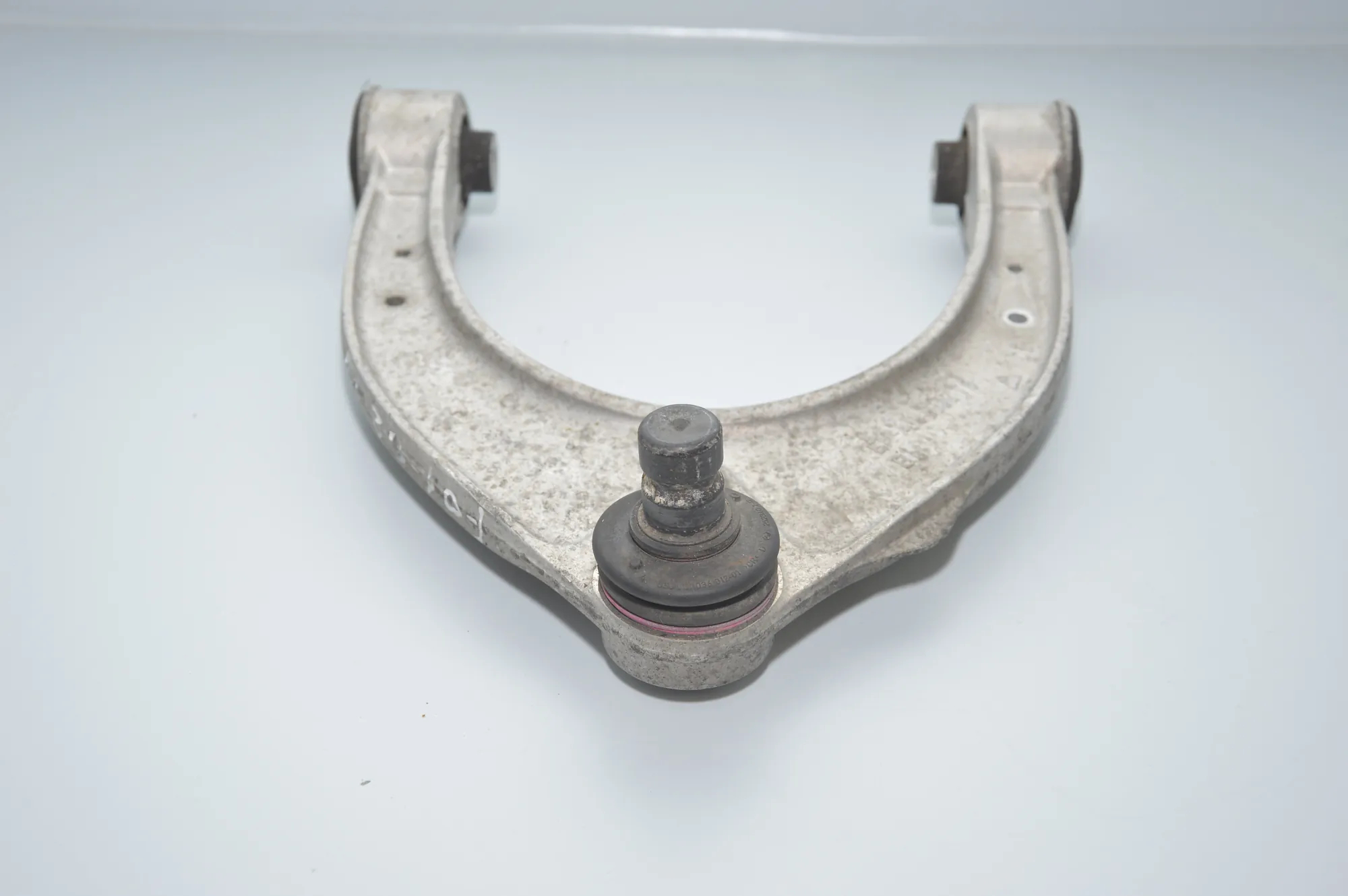 Front Right Upper Control Arm – OEM 6775967 · BMW 7 (F01, F02) BMW 7 (F01, F02) 2008 – 2