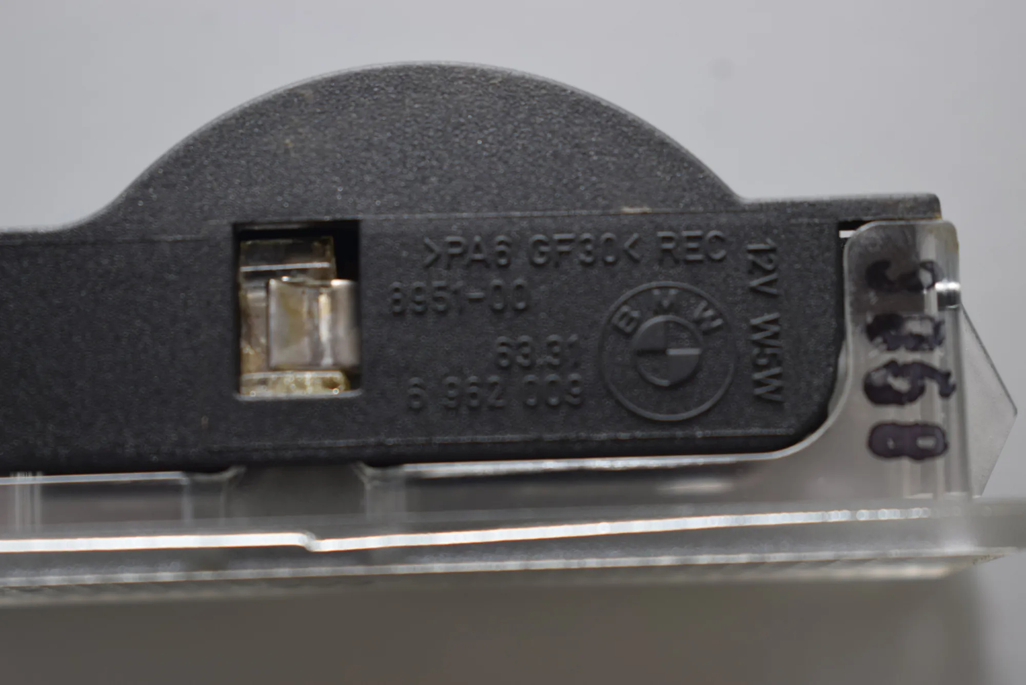 Interior Lighting – OEM 6962009 · BMW 7 (E65, E66, E67) BMW 7 (E65, E66, E67) 2001 – 4
