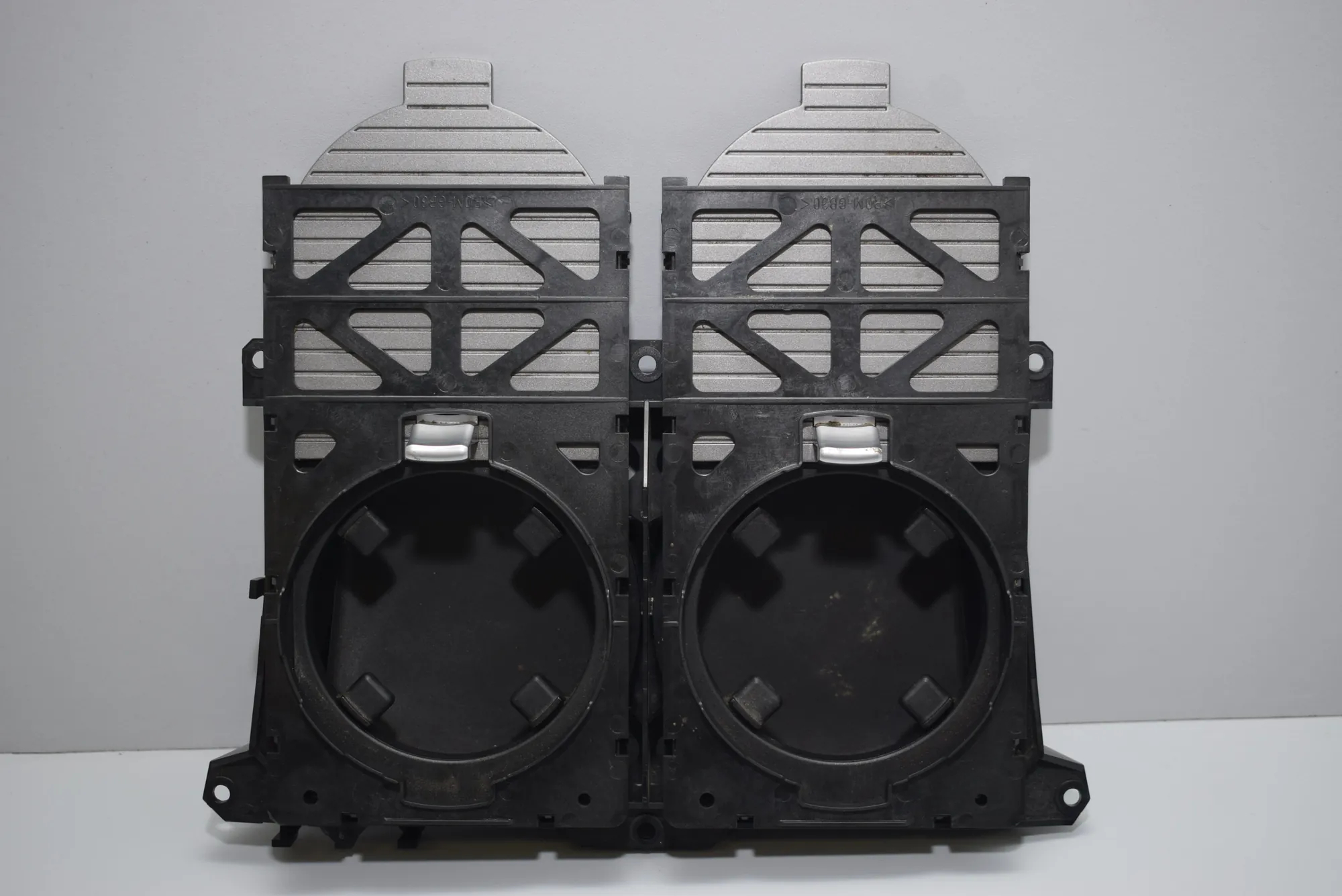 Cup Holder – OEM 7022816 · BMW 7 (E65, E66, E67) BMW 7 (E65, E66, E67) 2004 – 2