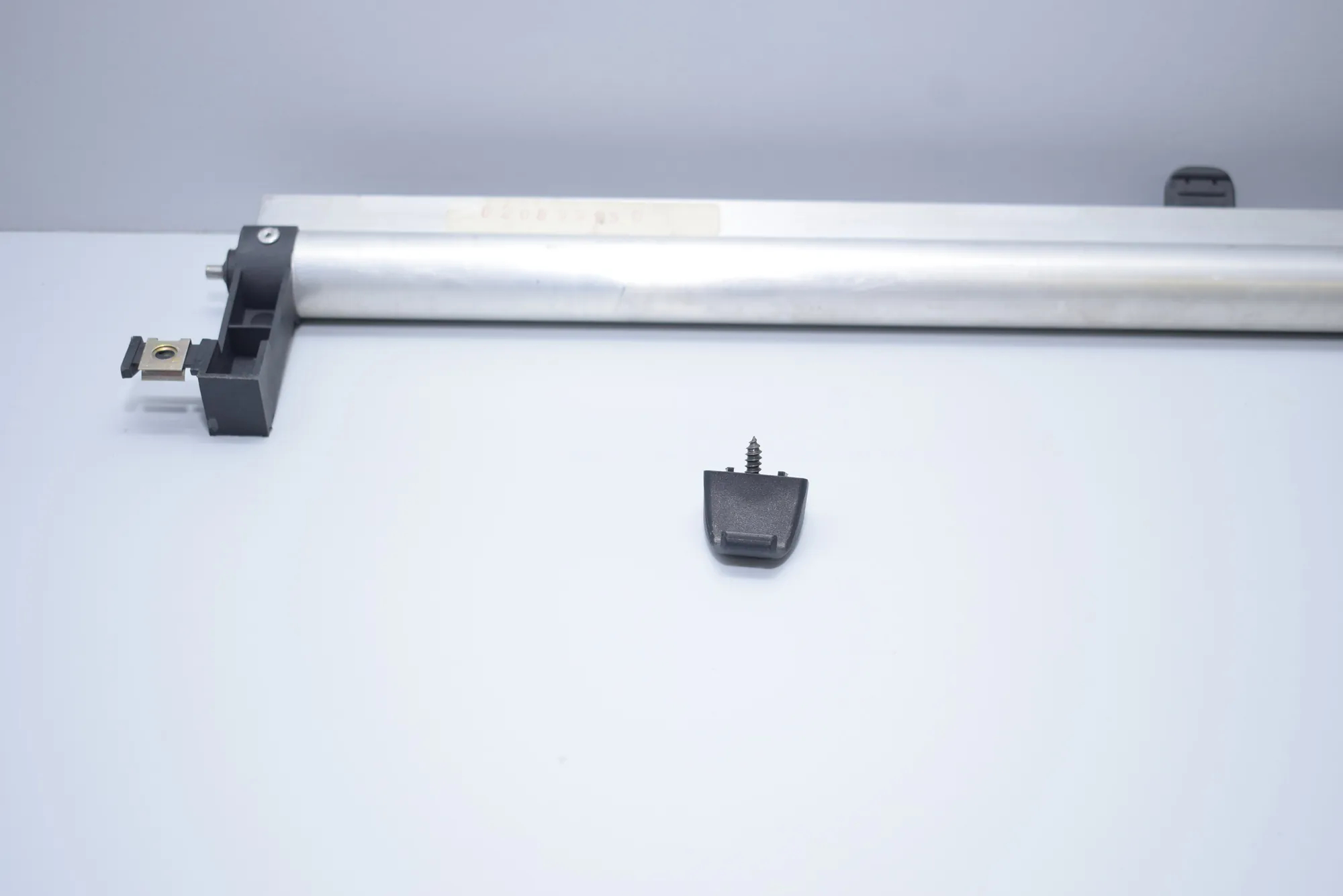 Boot Sliding Parcel Shelf – OEM 8208705 · BMW 5 (E39) BMW 5 (E39) 1995 – 3