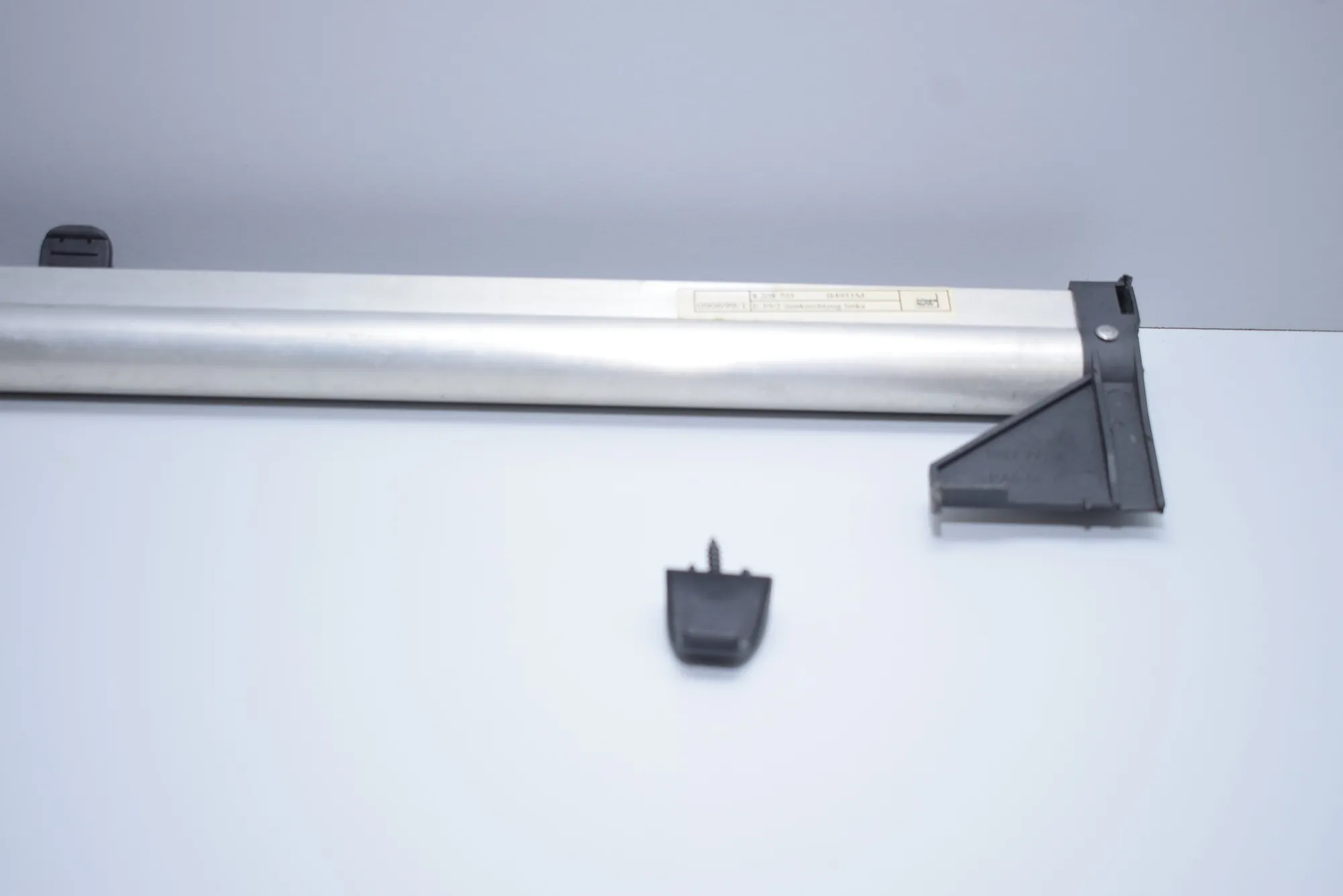 Boot Sliding Parcel Shelf – OEM 8208705 · BMW 5 (E39) BMW 5 (E39) 1995 – 4
