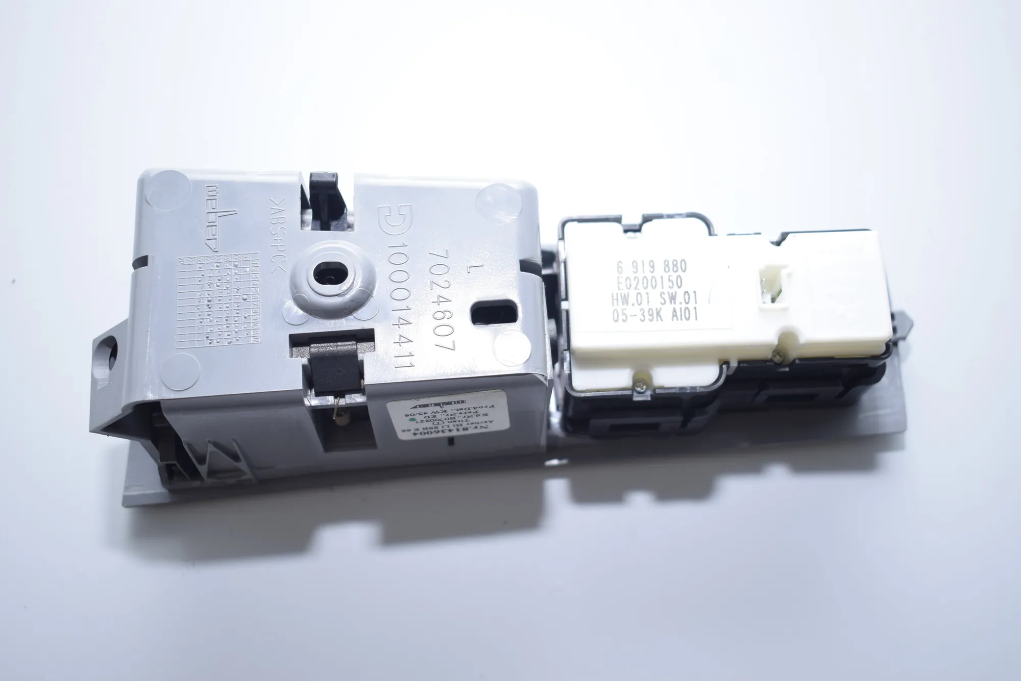 Rear Left Door Window Switch – OEM 6919880 · BMW 7 (E65, E66, E67) BMW 7 (E65, E66, E67) 2001 – 5