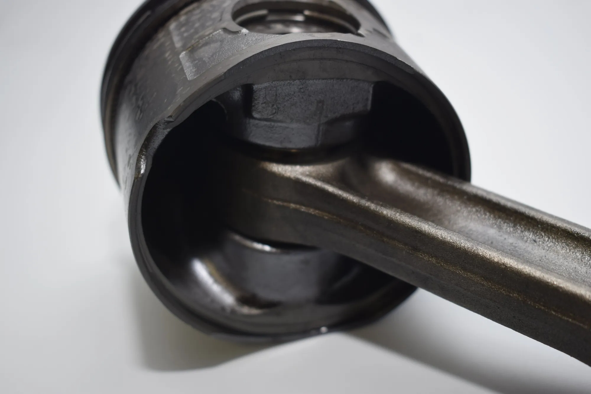 Piston – OEM NA · BMW 5 (E39) BMW 5 (E39) 1995 – 4