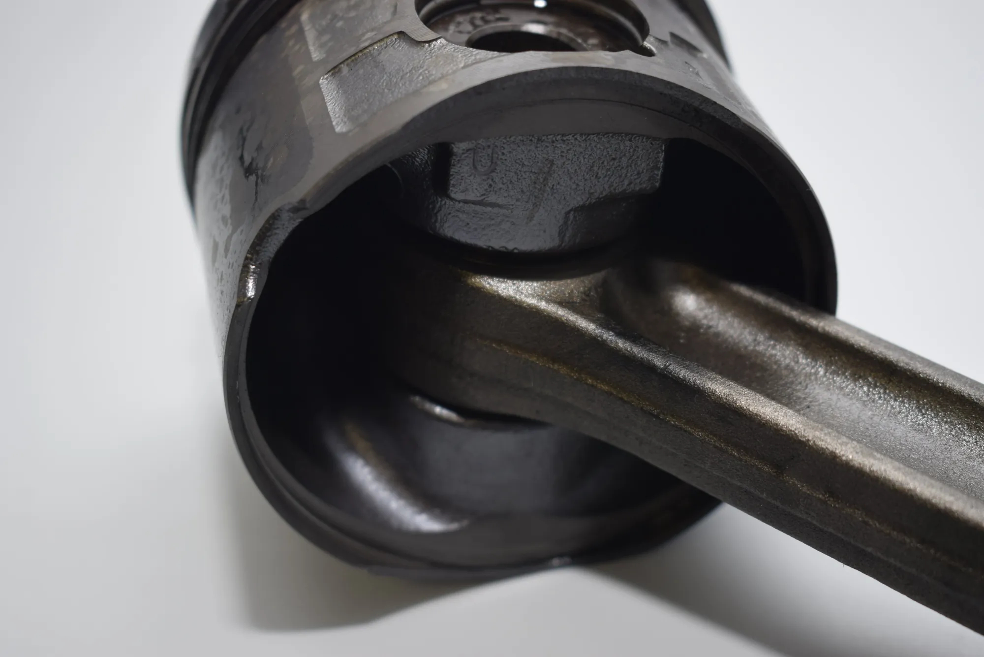 Piston – OEM NA · BMW 5 (E39) BMW 5 (E39) 1995 – 4