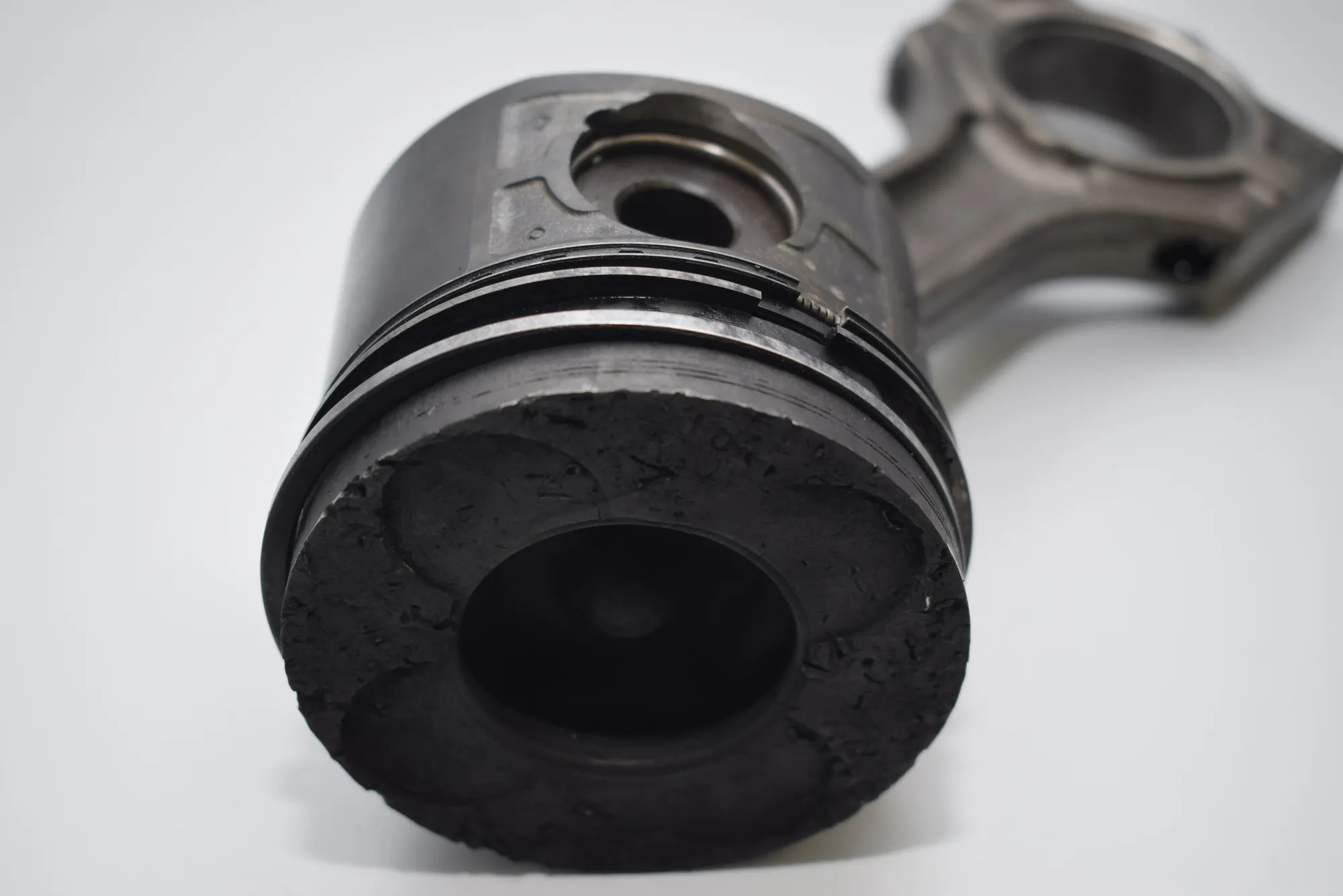 Piston – OEM NA · BMW 5 (E39) BMW 5 (E39) 1995 – 4