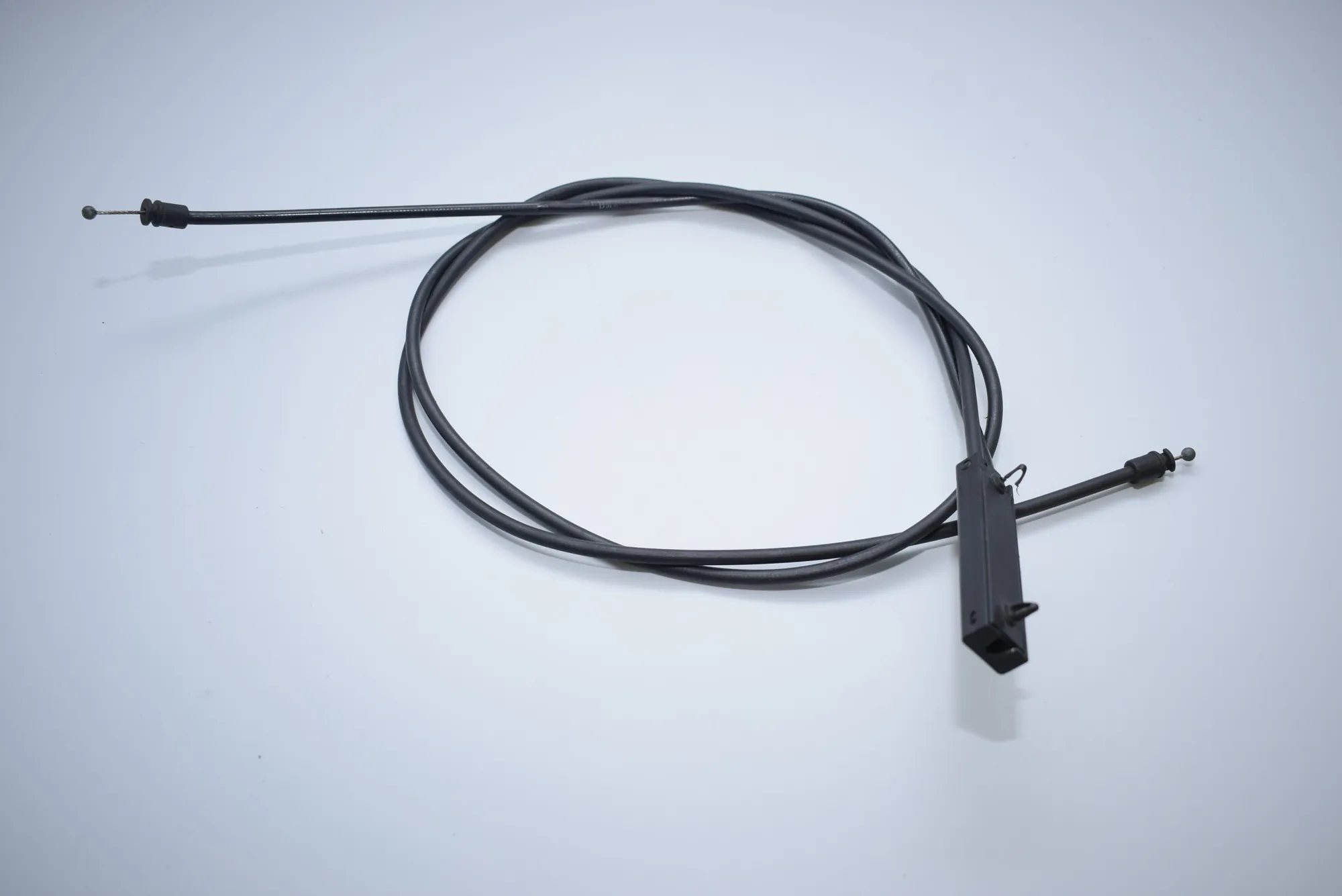 Bonnet Lock Cable – OEM 4419130 · BMW 5 (E60) BMW 5 (E60) 2003