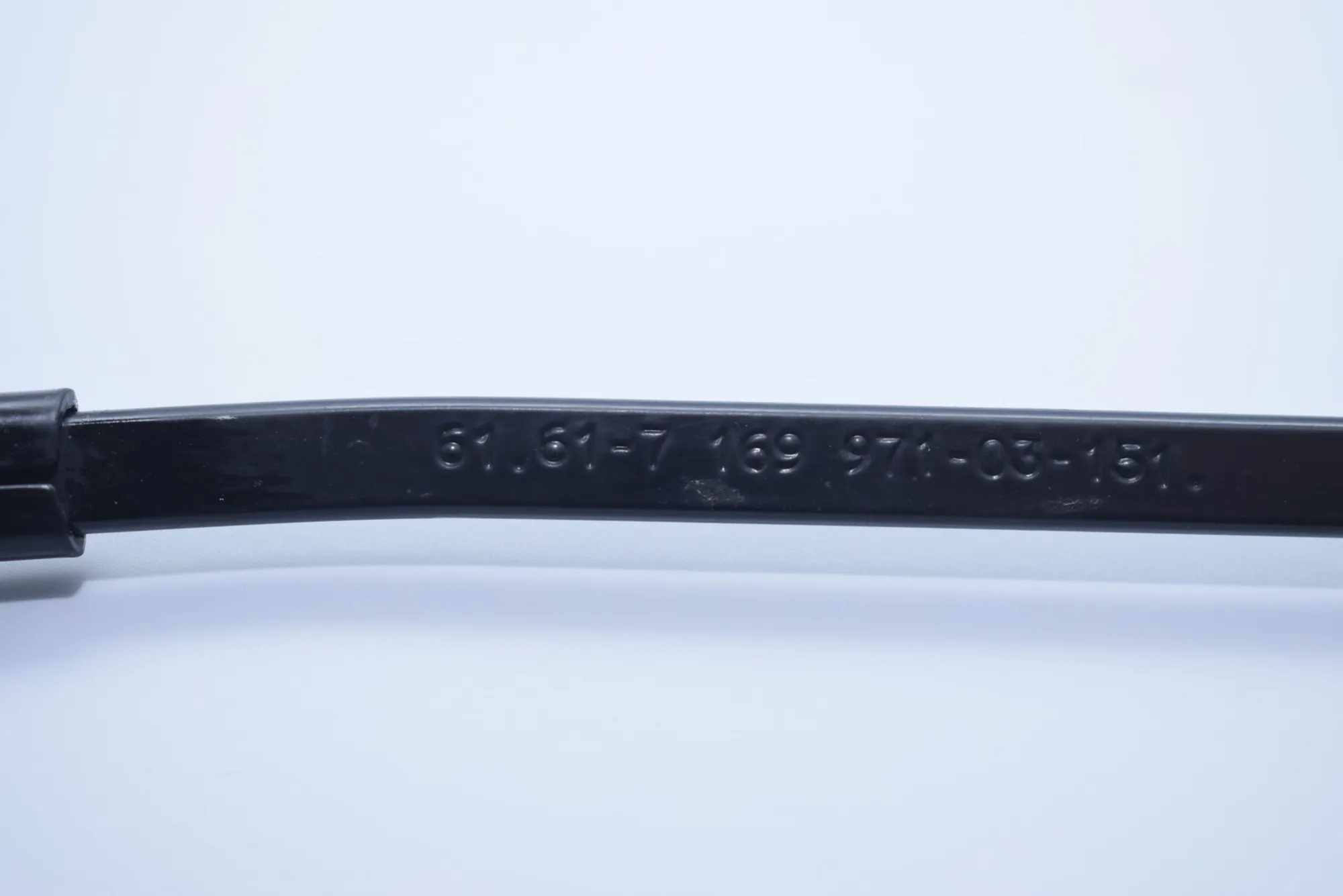 Front Wiper Arms – OEM 7169971 · BMW 1 (E87) BMW 1 (E87) 118 d 2011 – 11