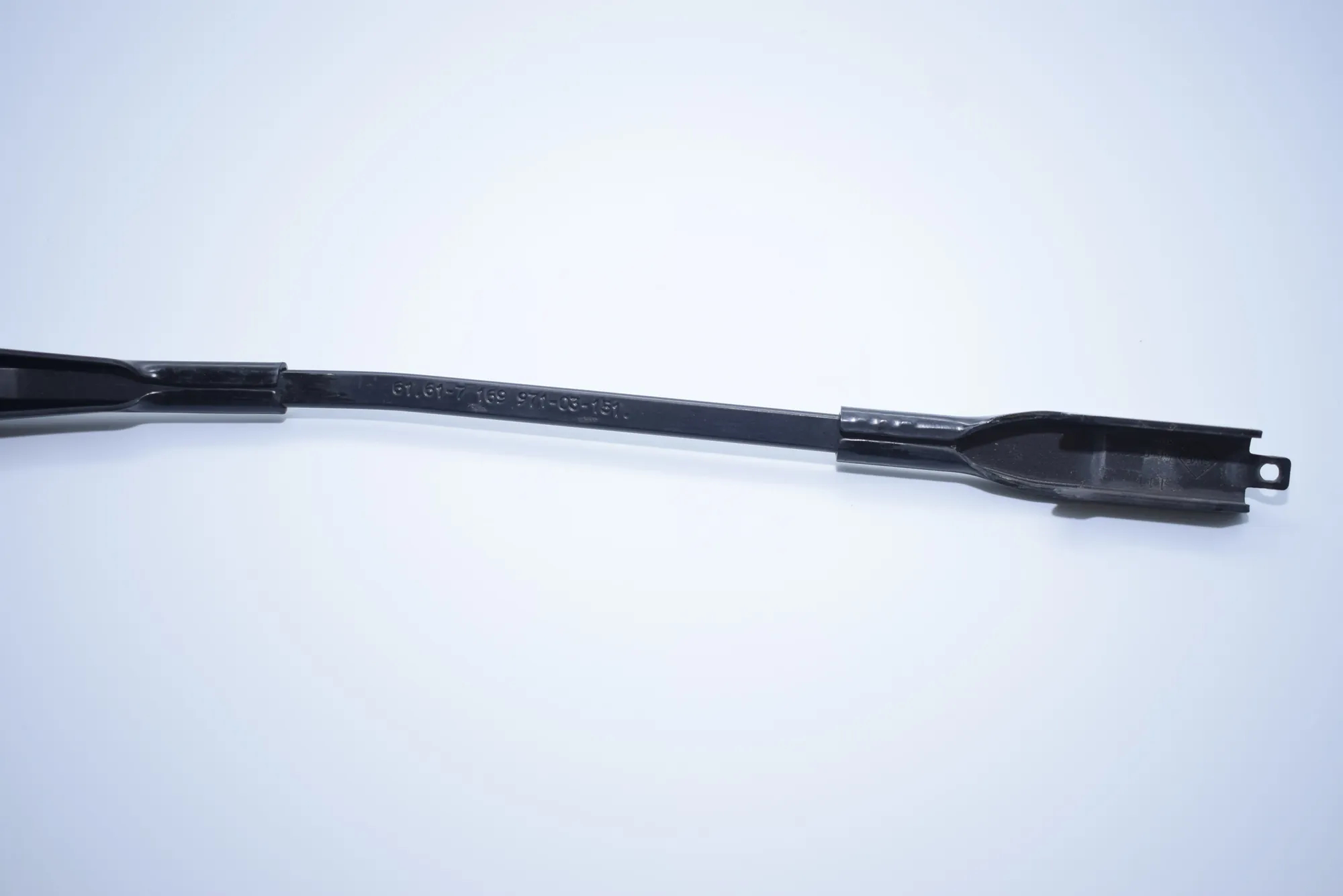 Front Wiper Arms – OEM 7169971 · BMW 1 (E87) BMW 1 (E87) 118 d 2011 – 5