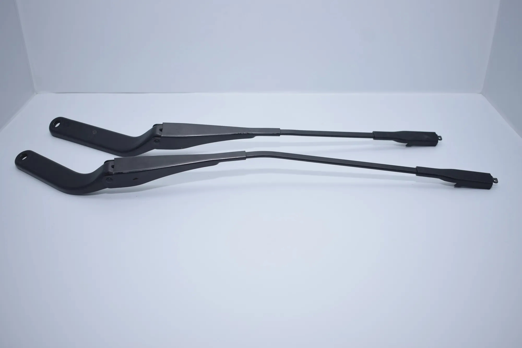 Front Wiper Arms – OEM 7169971 · BMW 1 (E87) BMW 1 (E87) 118 d 2011
