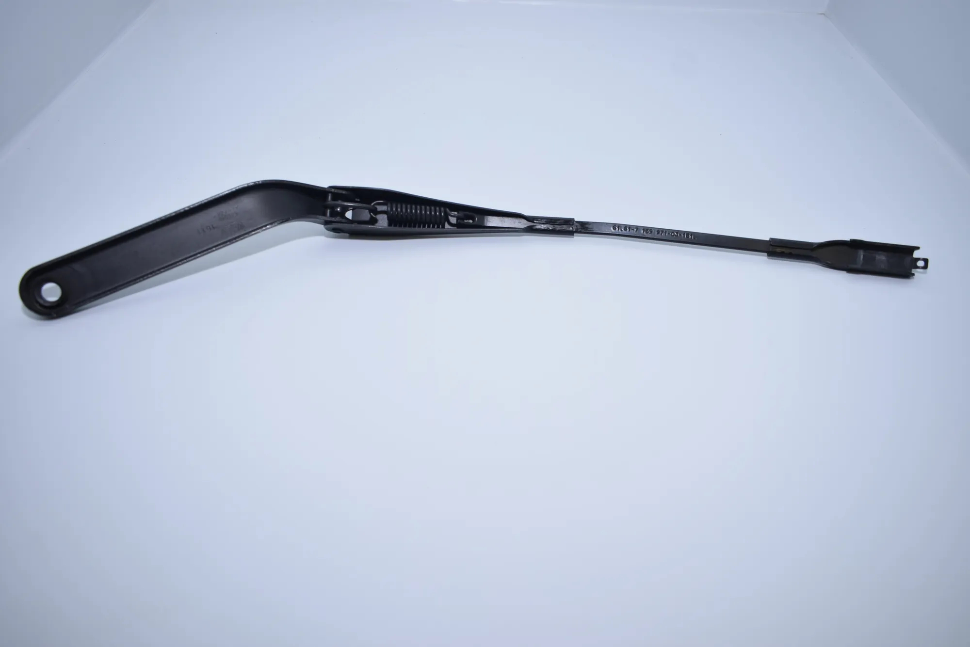 Front Wiper Arms – OEM 7169971 · BMW 1 (E87) BMW 1 (E87) 118 d 2011 – 6