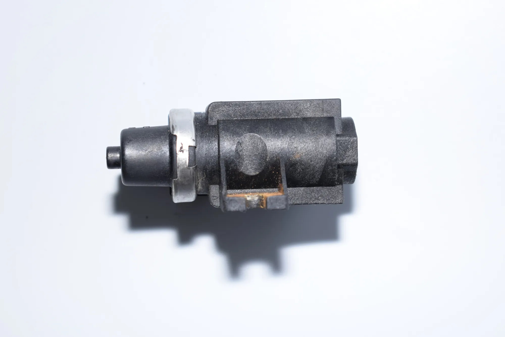 Solenoid Valve – OEM 2247906 · BMW 5 Touring (E39) 530 d 2000 – 4