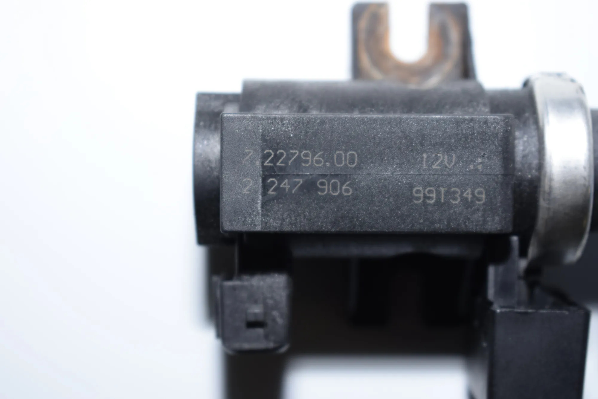 Solenoid Valve – OEM 2247906 · BMW 5 Touring (E39) 530 d 2000 – 5