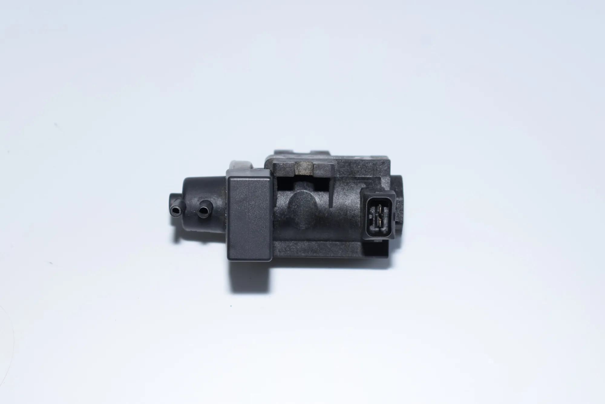 Solenoid Valve – OEM 2247906 · BMW 5 Touring (E39) 530 d 2000 – 3