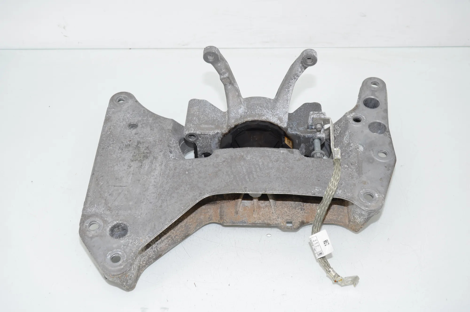 Gearbox Mount Bracket – OEM 9454393 · BMW 3 Touring (G21) (2019 - -) 320 d 2024 – 2