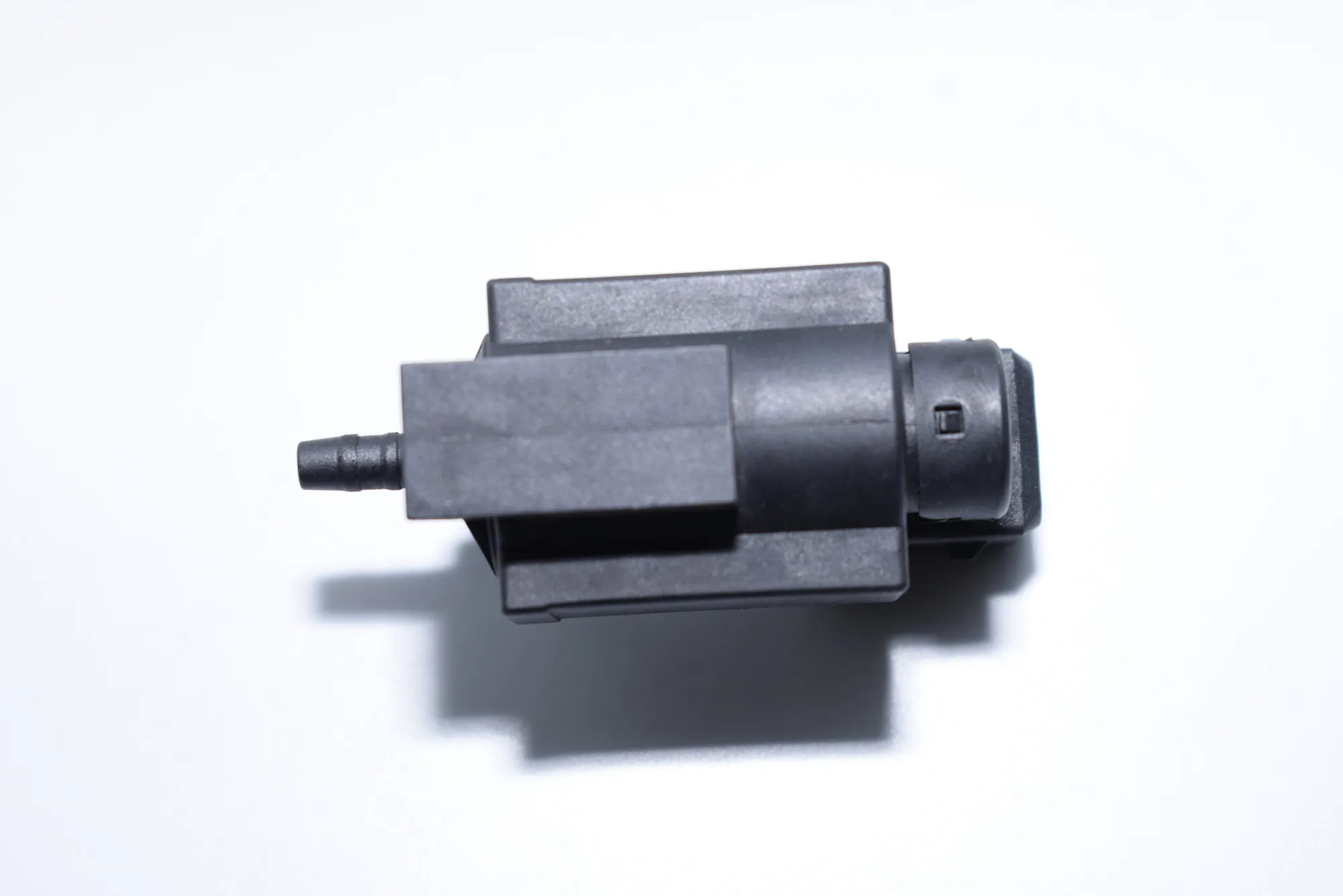 Solenoid Valve – OEM 1742712 · BMW 5 Touring (E39) 530 d 1999 – 2