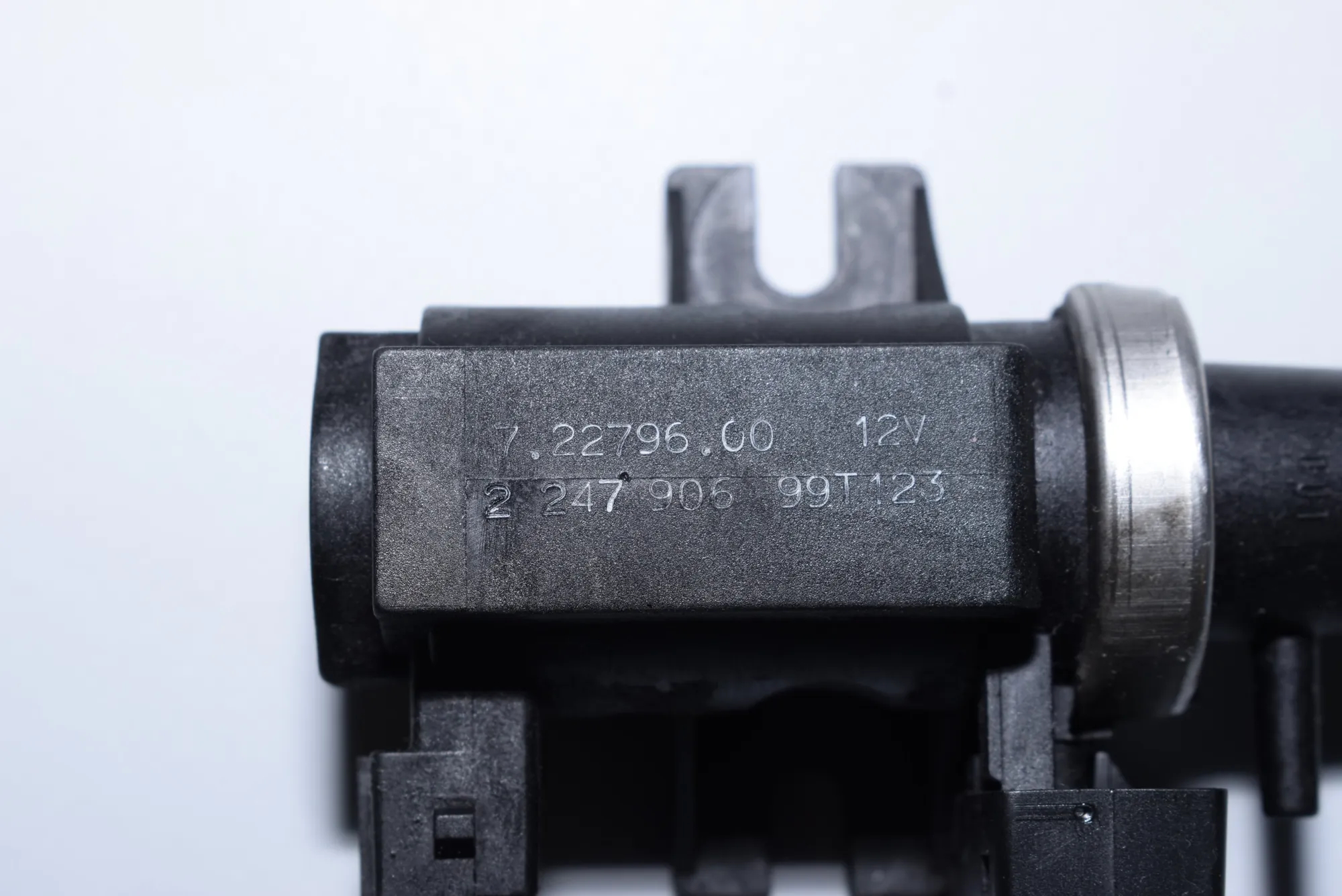 Solenoid Valve – OEM 2247906 · BMW 5 Touring (E39) 530 d 1999