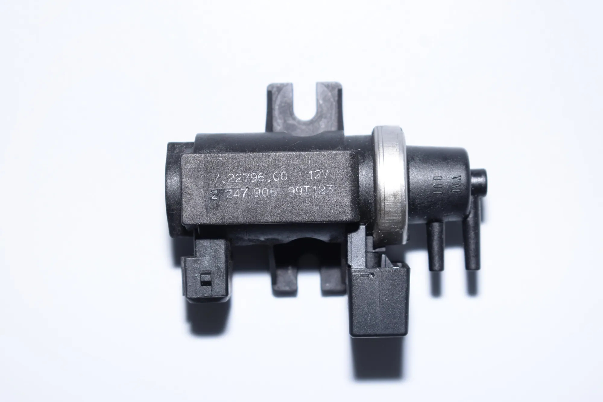 Solenoid Valve – OEM 2247906 · BMW 5 Touring (E39) 530 d 1999 – 2