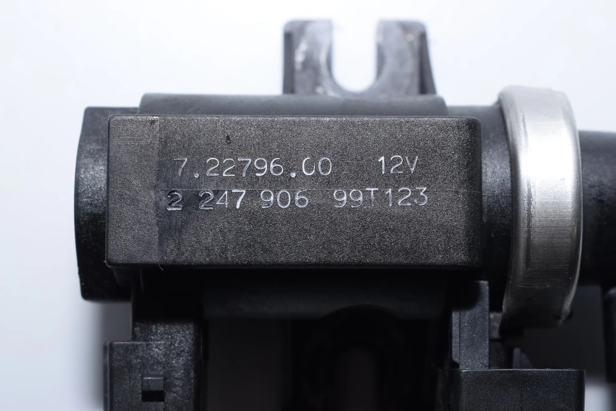 Solenoid Valve – OEM 2247906 · BMW 5 Touring (E39) 530 d 1999 – 5