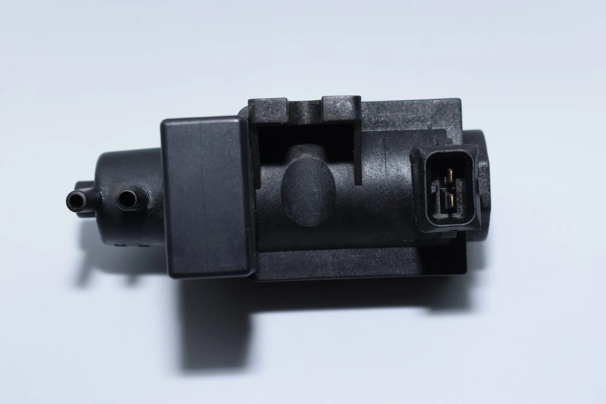 Solenoid Valve – OEM 2247906 · BMW 5 Touring (E39) 530 d 1999 – 2