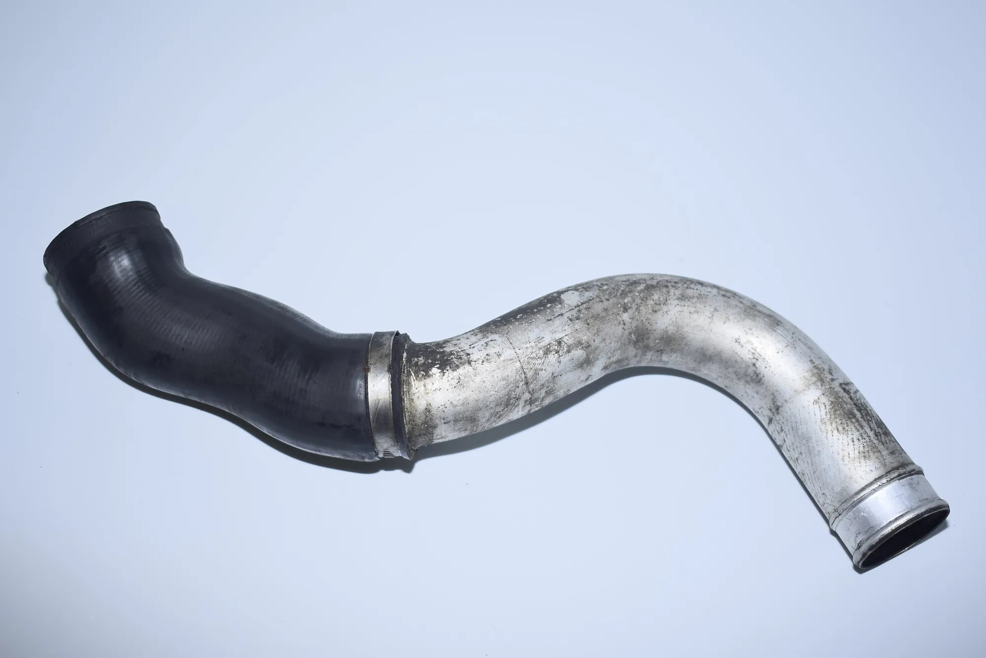 Right Side Intercooler Hose – OEM 2249669 · BMW 5 Touring (E39) 530 d 1999 – 2