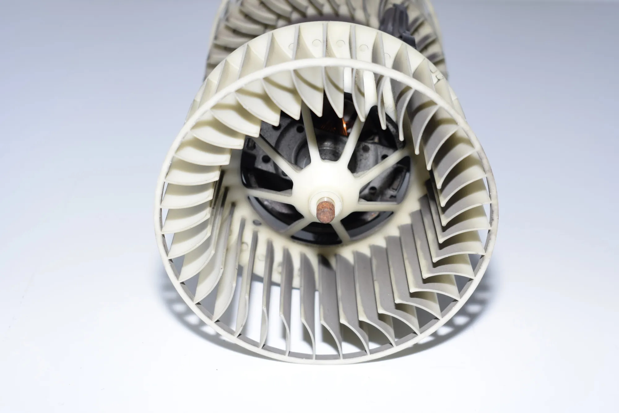 Heater Blower Fan – OEM 8385558 · BMW 5 (E39) 525 d 2001 – 4