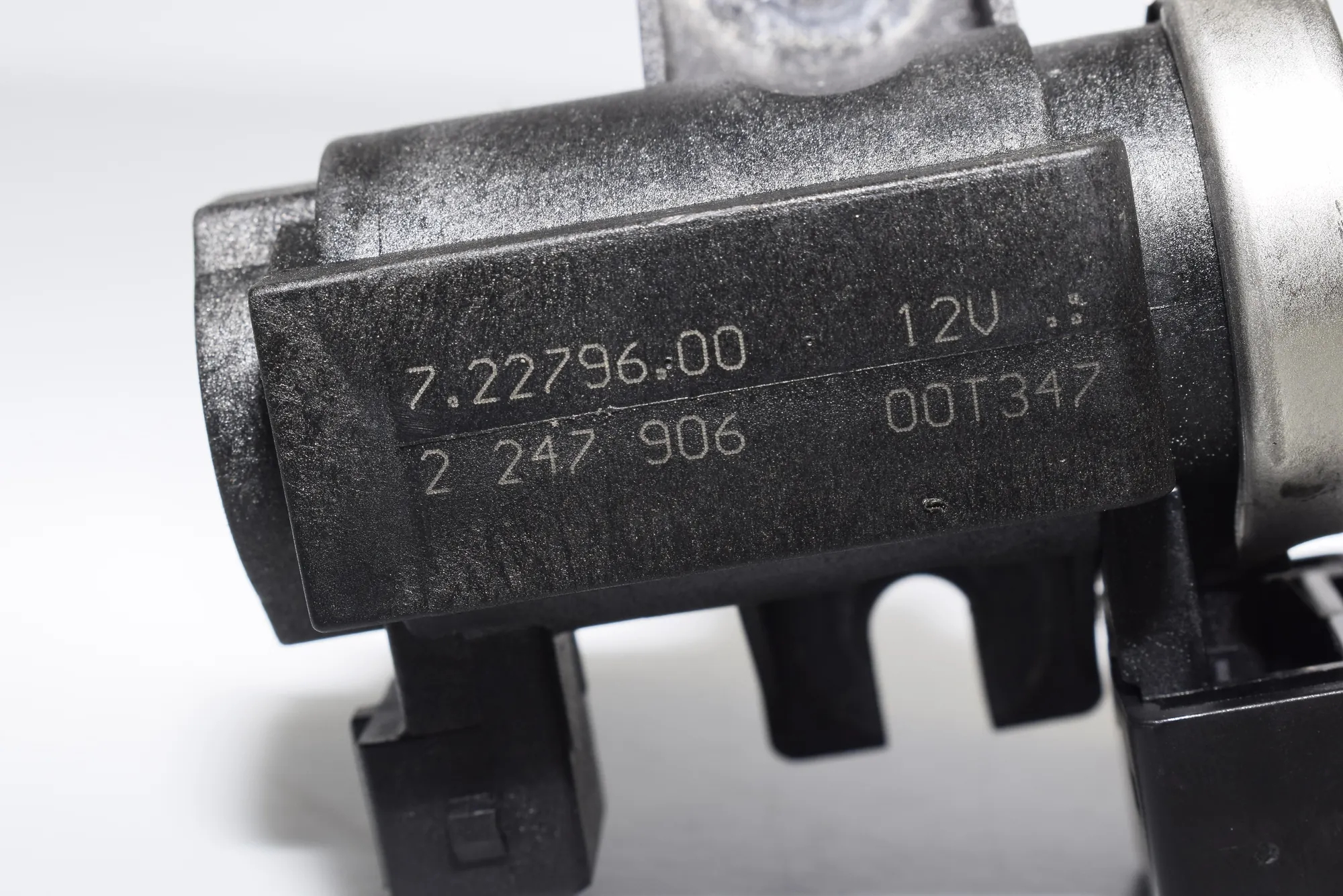 Solenoid Valve – OEM 2247906 · BMW 5 (E39) 525 d 2001 – 4