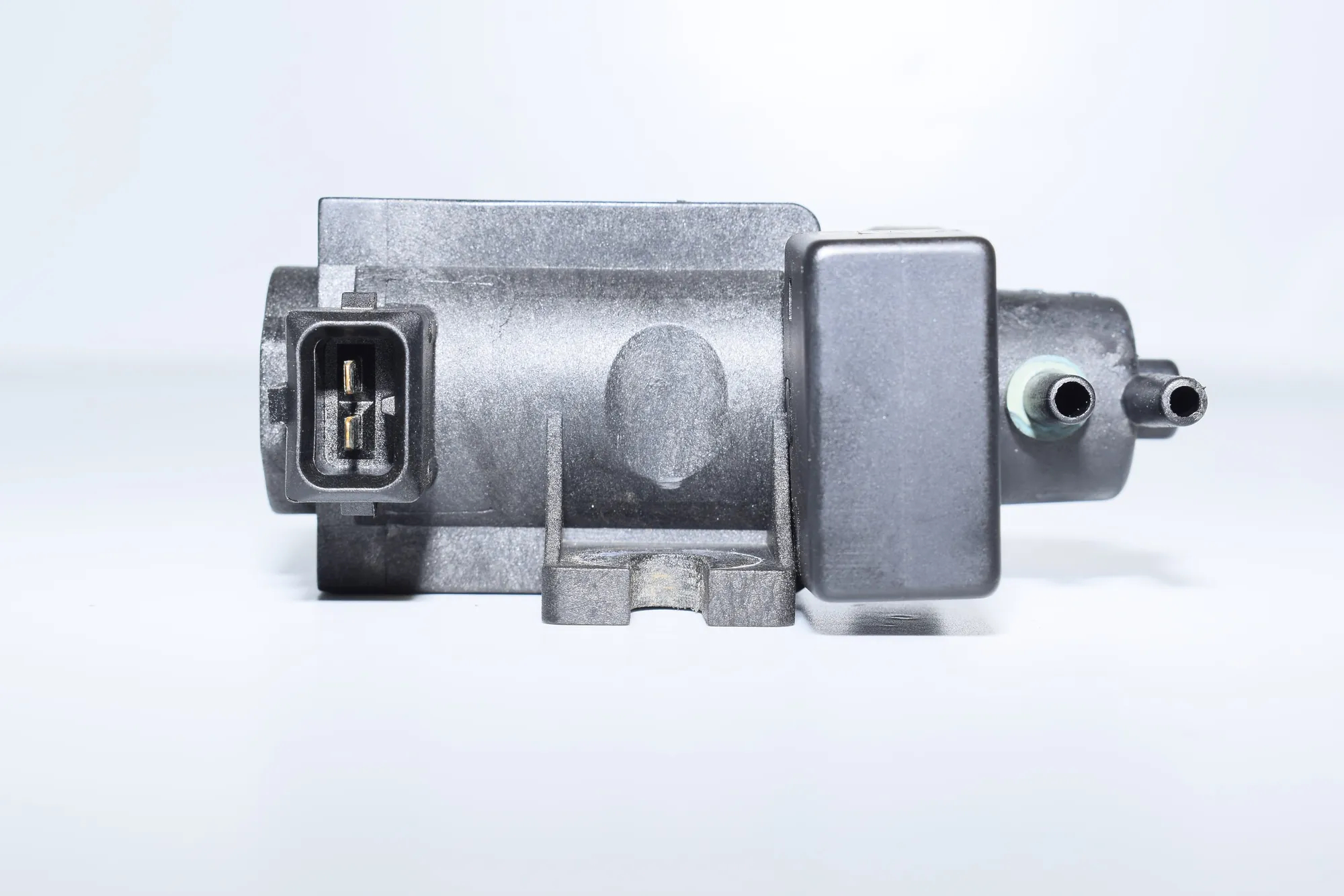 Solenoid Valve – OEM 2247906 · BMW 5 (E39) 525 d 2001 – 3