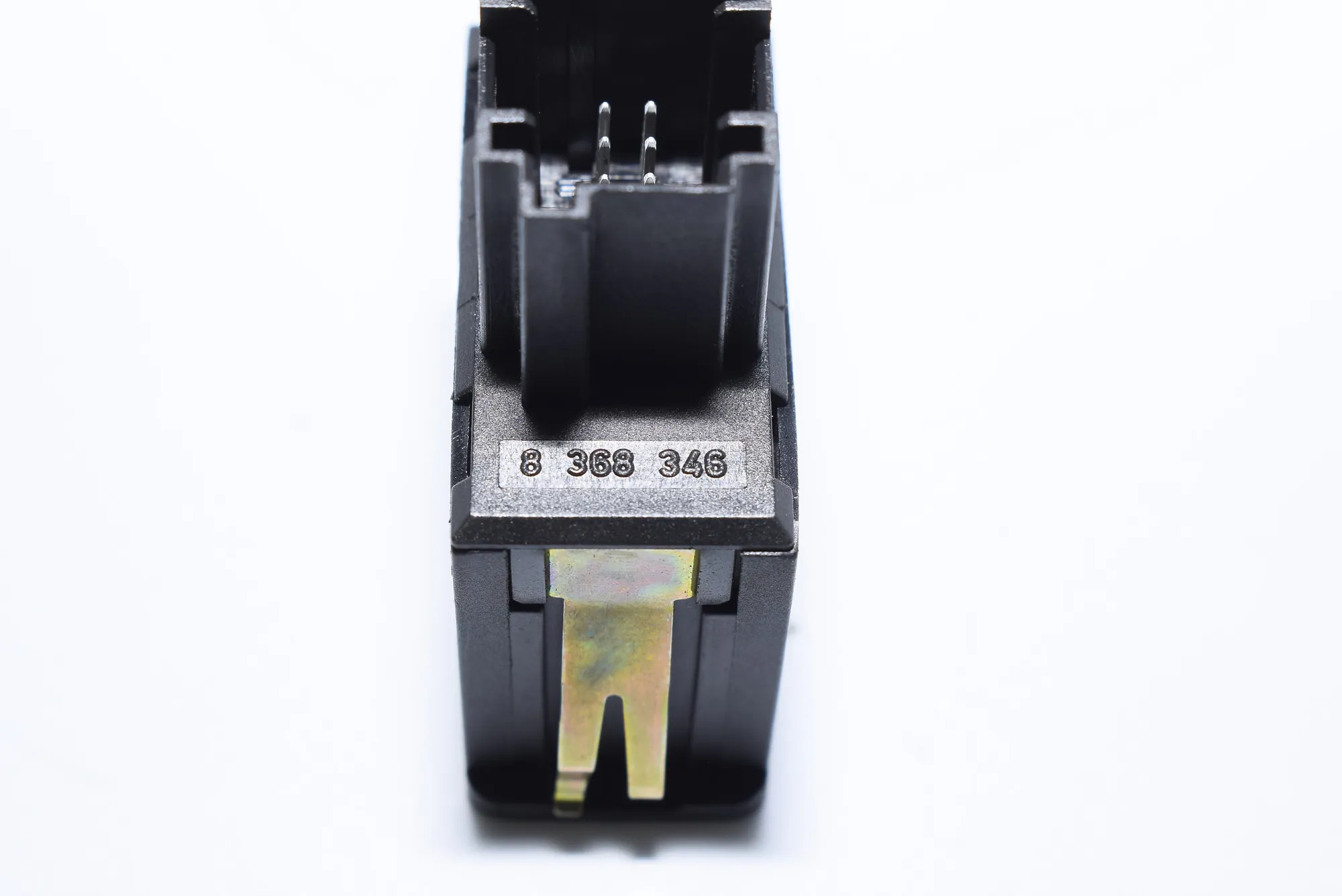 USB/AUX-In Socket Port – OEM 8368346 · BMW X5 (E53) 3.0 d 2004 – 6