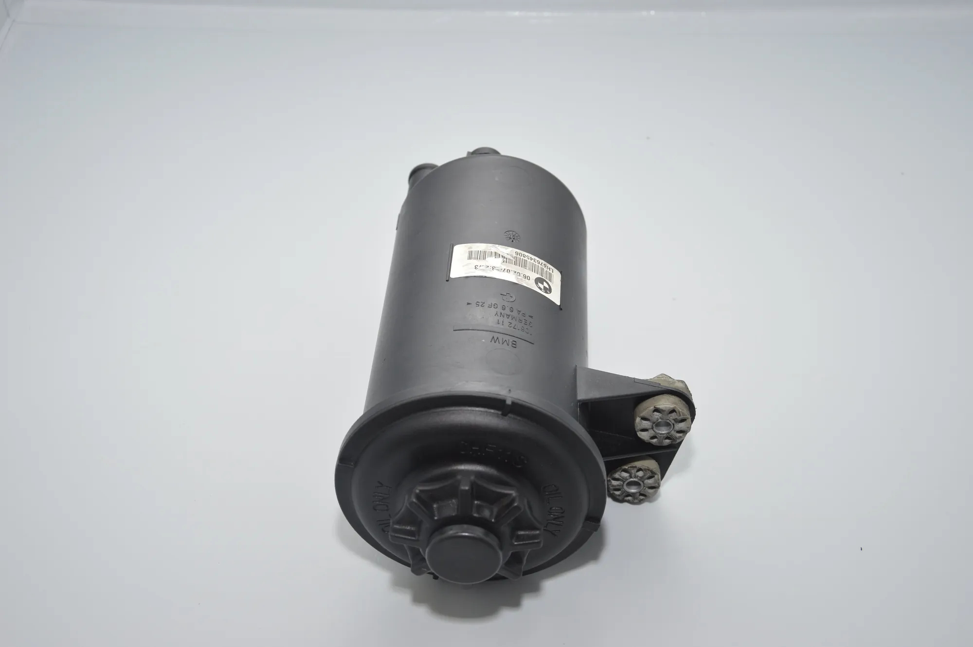 Power Steering Pump Tank – OEM 6763458 · BMW X5 (E70) 3.0 d 2007 – 4