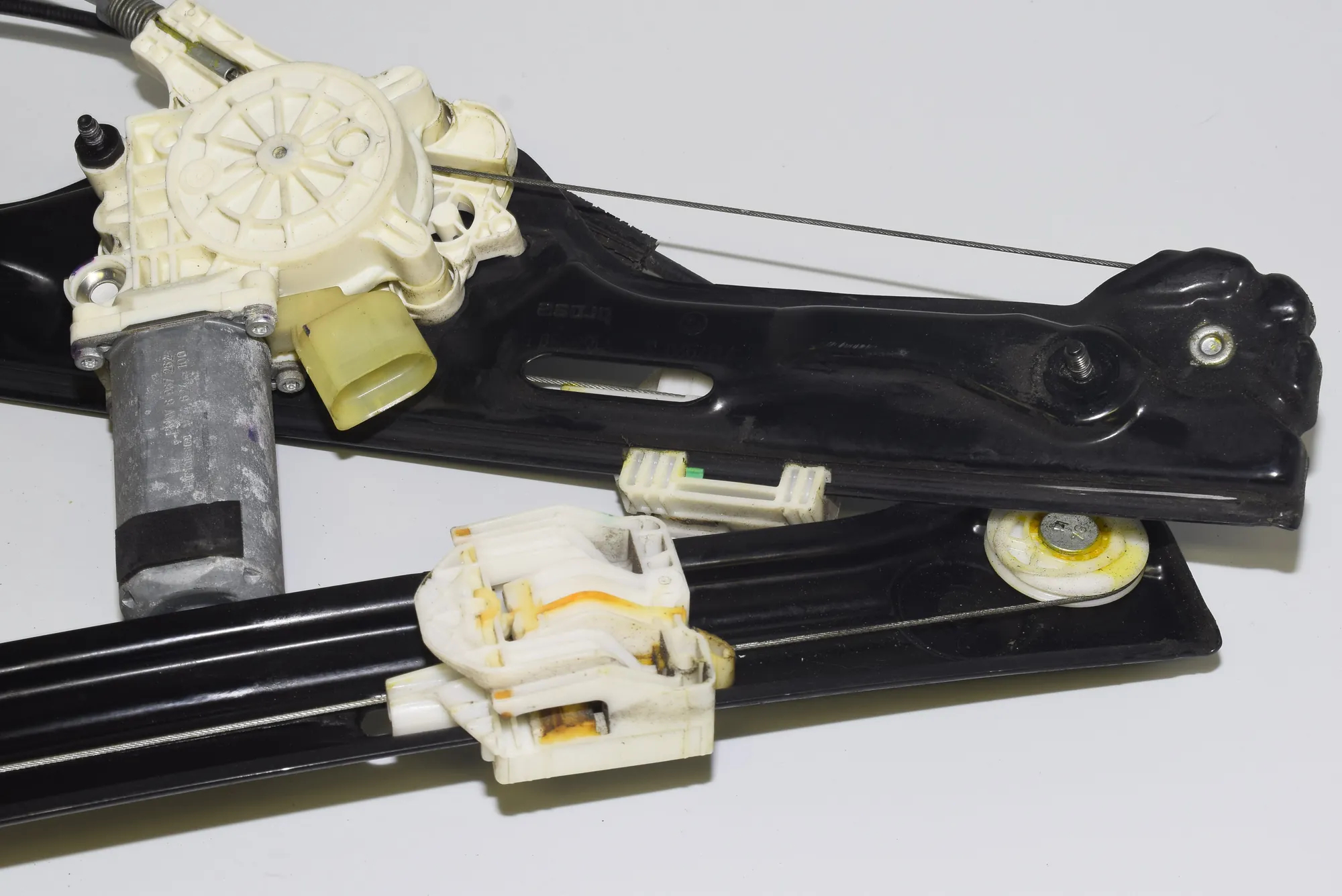Front Right Door Window Regulator – OEM 7137020 · BMW X5 (E70) 3.0 d 2007 – 4