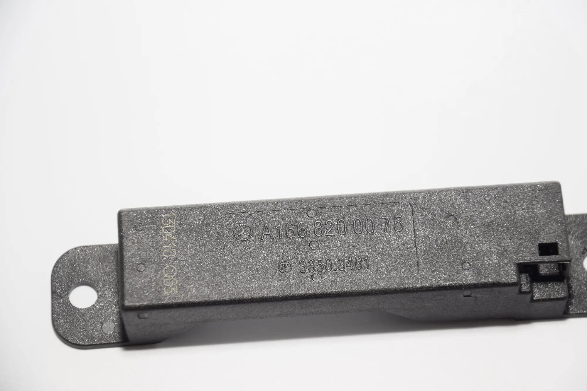 Antenna – OEM A1668200075 · MERCEDES-BENZ S (W222, V222, X222) (2013 - -) S 350 BlueTEC / d (222.132, 222.032, 222.123) 2013 – 4