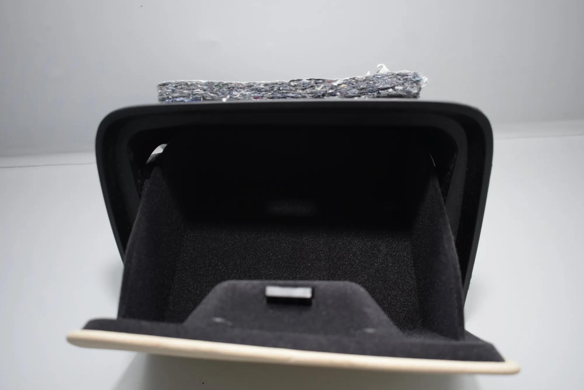 Glove Compartment – OEM 9299429 · BMW 7 (G11, G12) BMW 7 (G11, G12) 740 d, Ld xDrive 2015 – 2