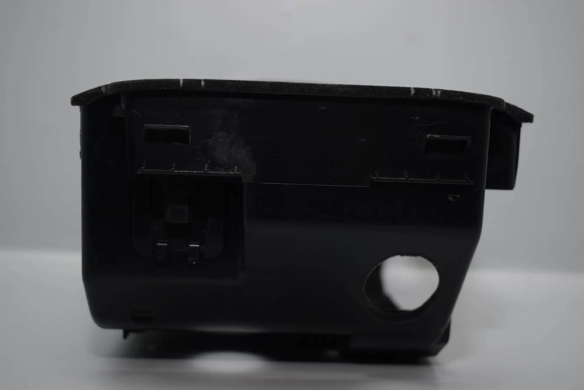 Armrest – OEM 9321368 · BMW 7 (G11, G12) BMW 7 (G11, G12) 740 d, Ld xDrive 2015
