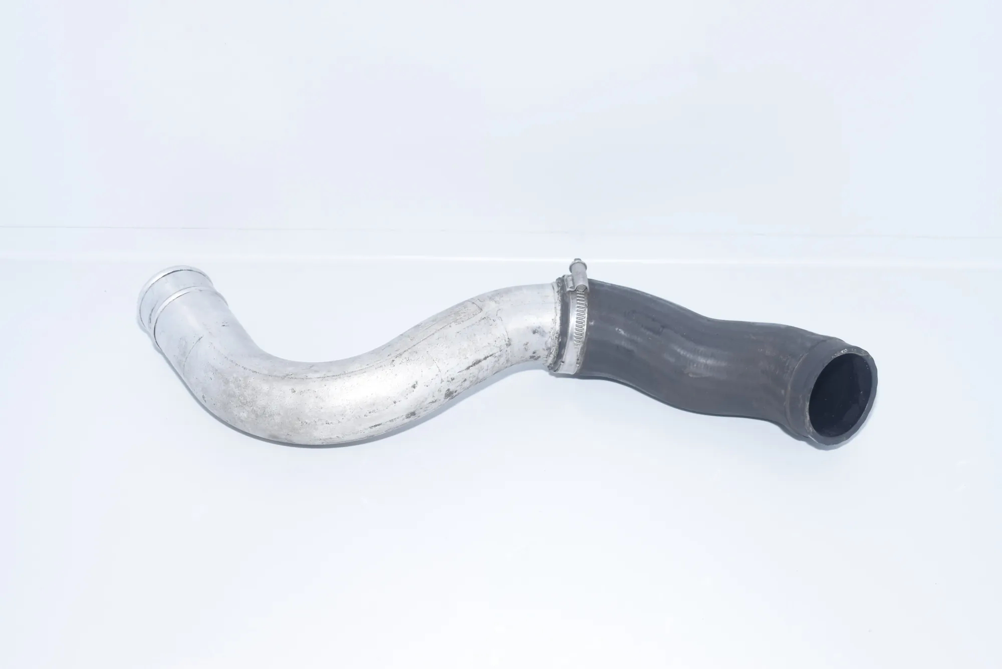 Right Side Intercooler Hose – OEM NA · BMW 5 Touring (E39) 525 d 2000
