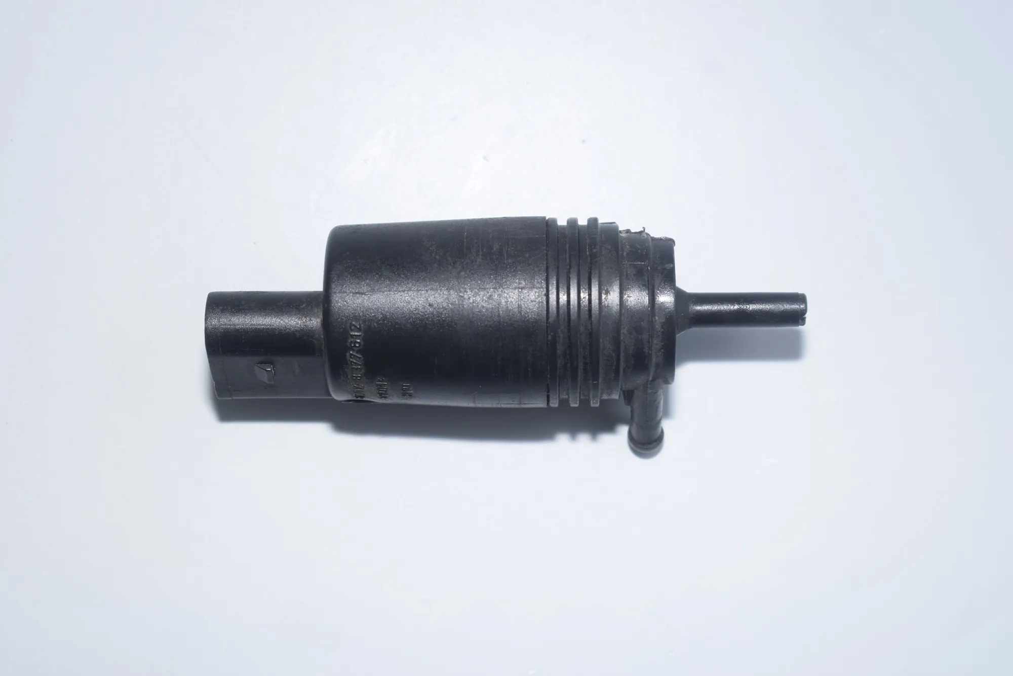 Washer Tank Motor – OEM 8377612 · BMW 5 Touring (E39) 525 d 2000 – 4