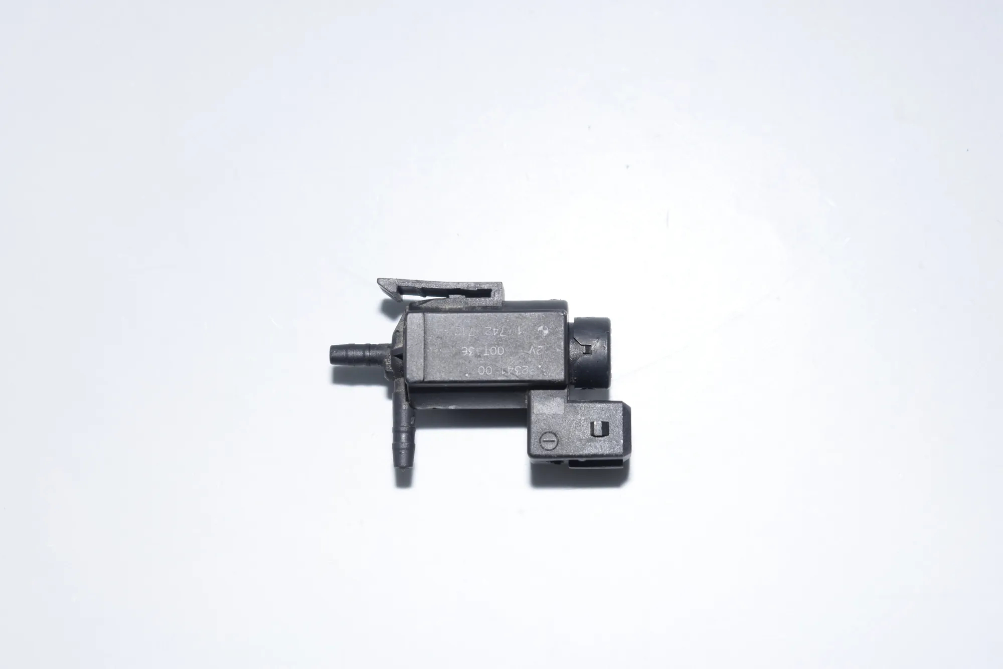 Solenoid Valve – OEM 1742712 · BMW 5 Touring (E39) 525 d 2000 – 2