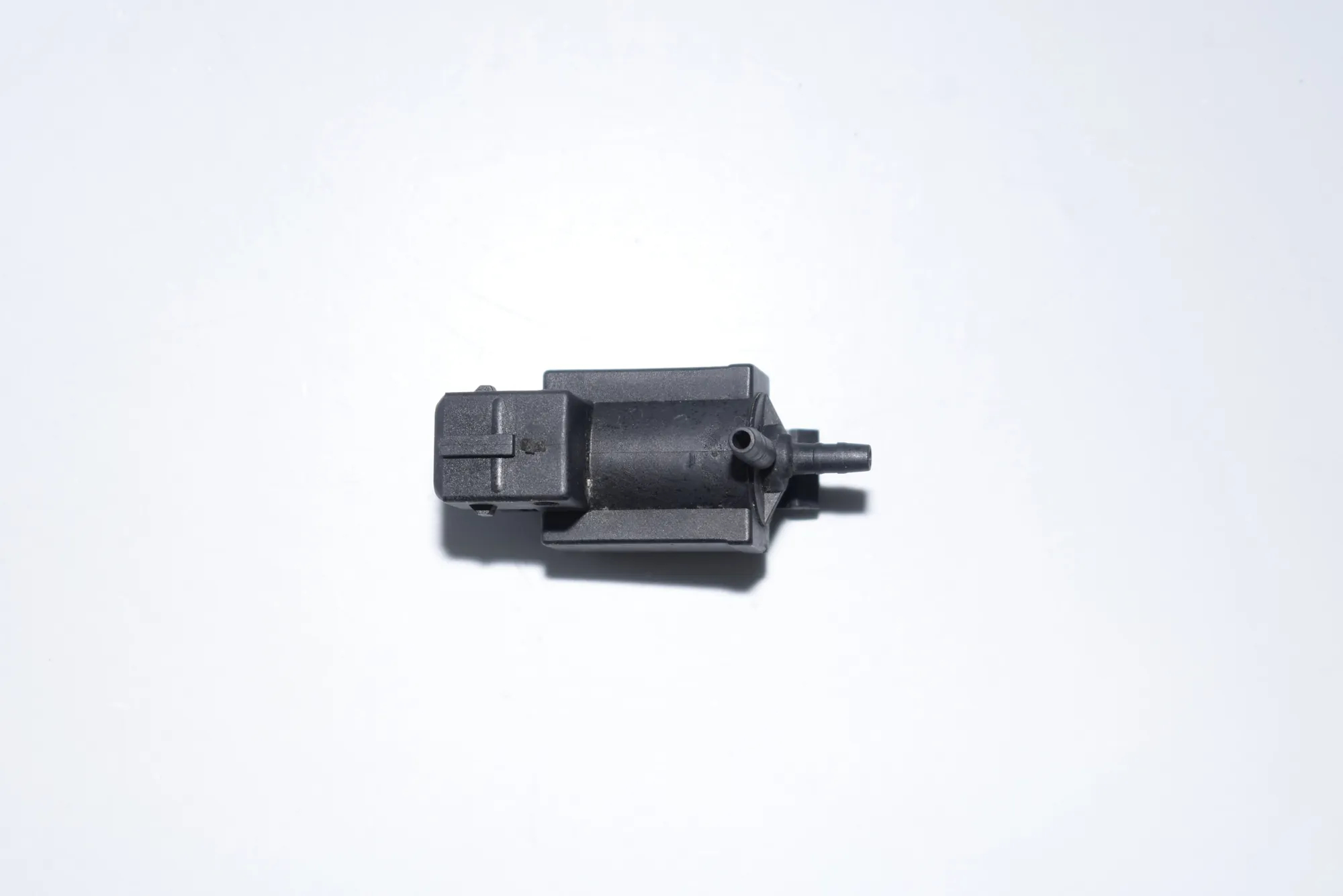 Solenoid Valve – OEM 1742712 · BMW 5 Touring (E39) 525 d 2000 – 4