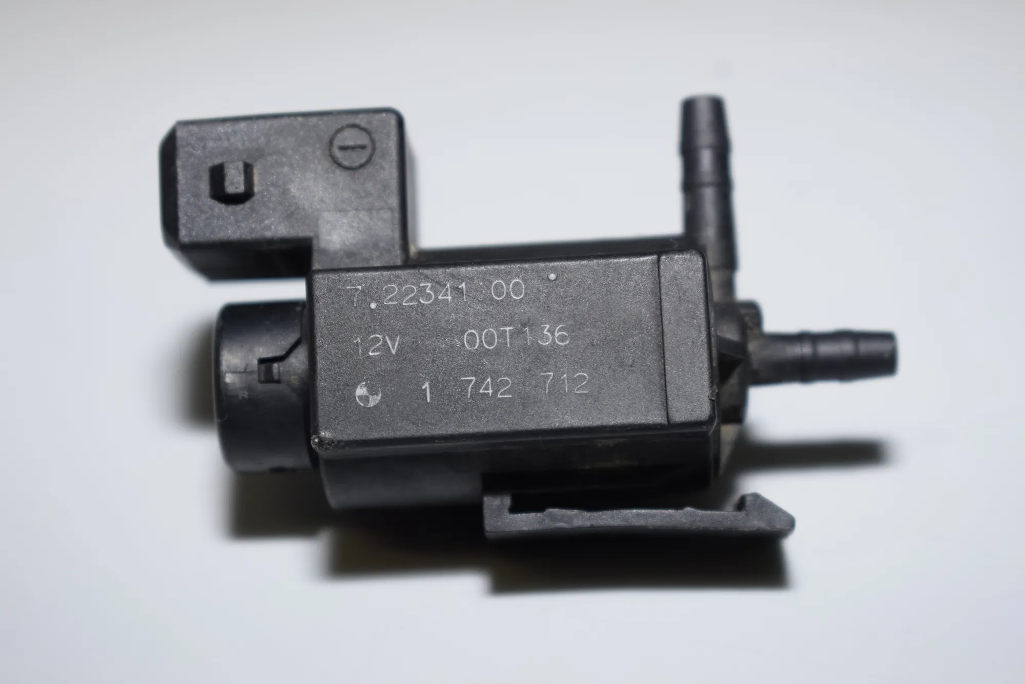Solenoid Valve – OEM 1742712 · BMW 5 Touring (E39) 525 d 2000 – 6