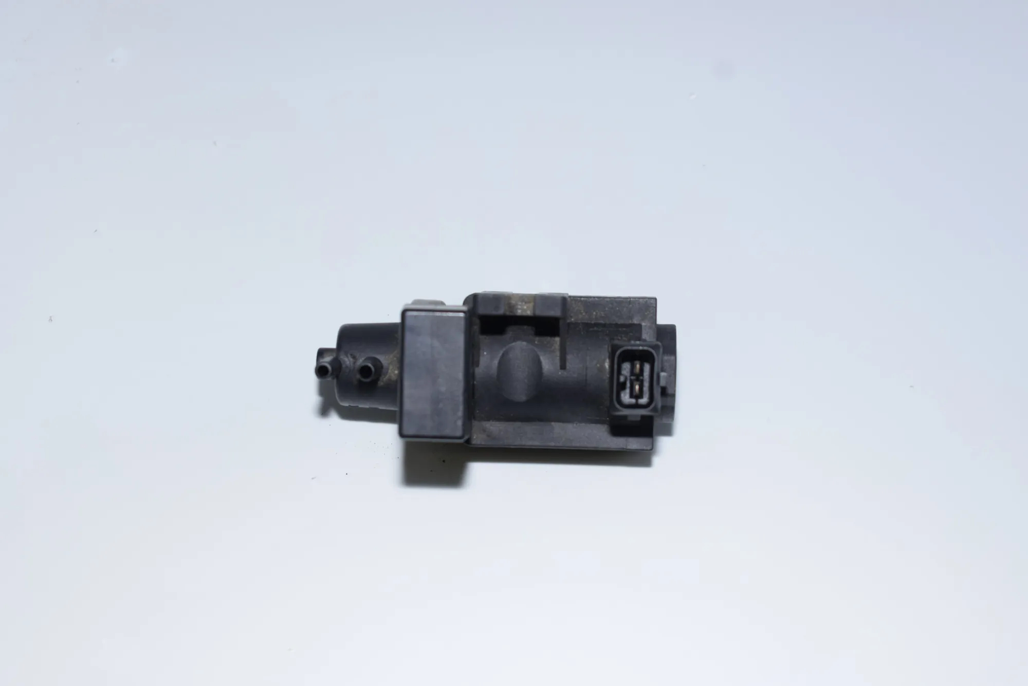 Solenoid Valve – OEM 2247906 · BMW 5 Touring (E39) 525 d 2000 – 3
