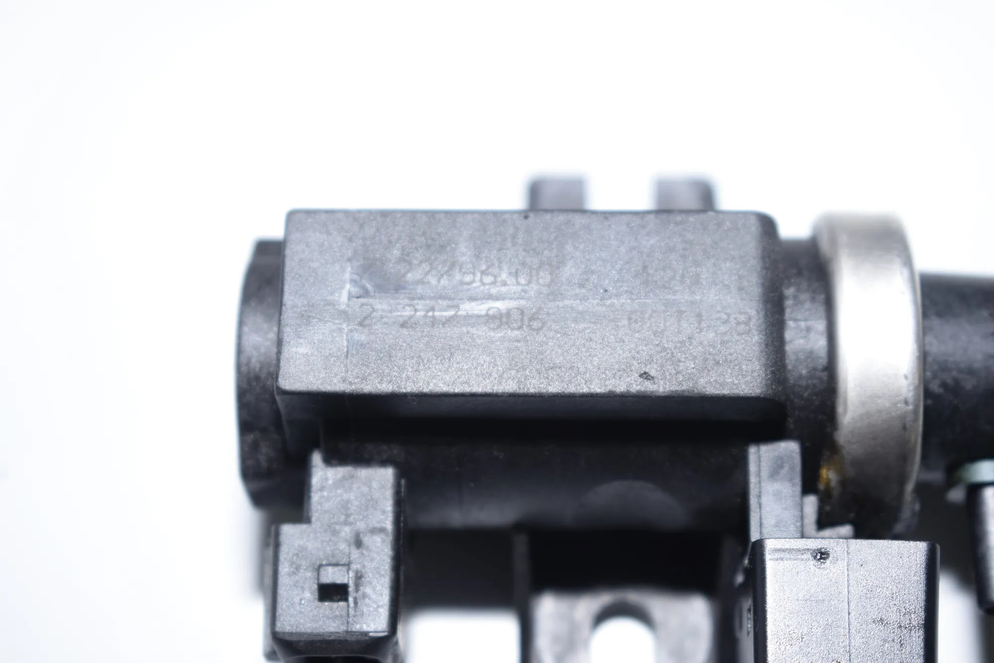 Solenoid Valve – OEM 2247906 · BMW 5 Touring (E39) 525 d 2000 – 5