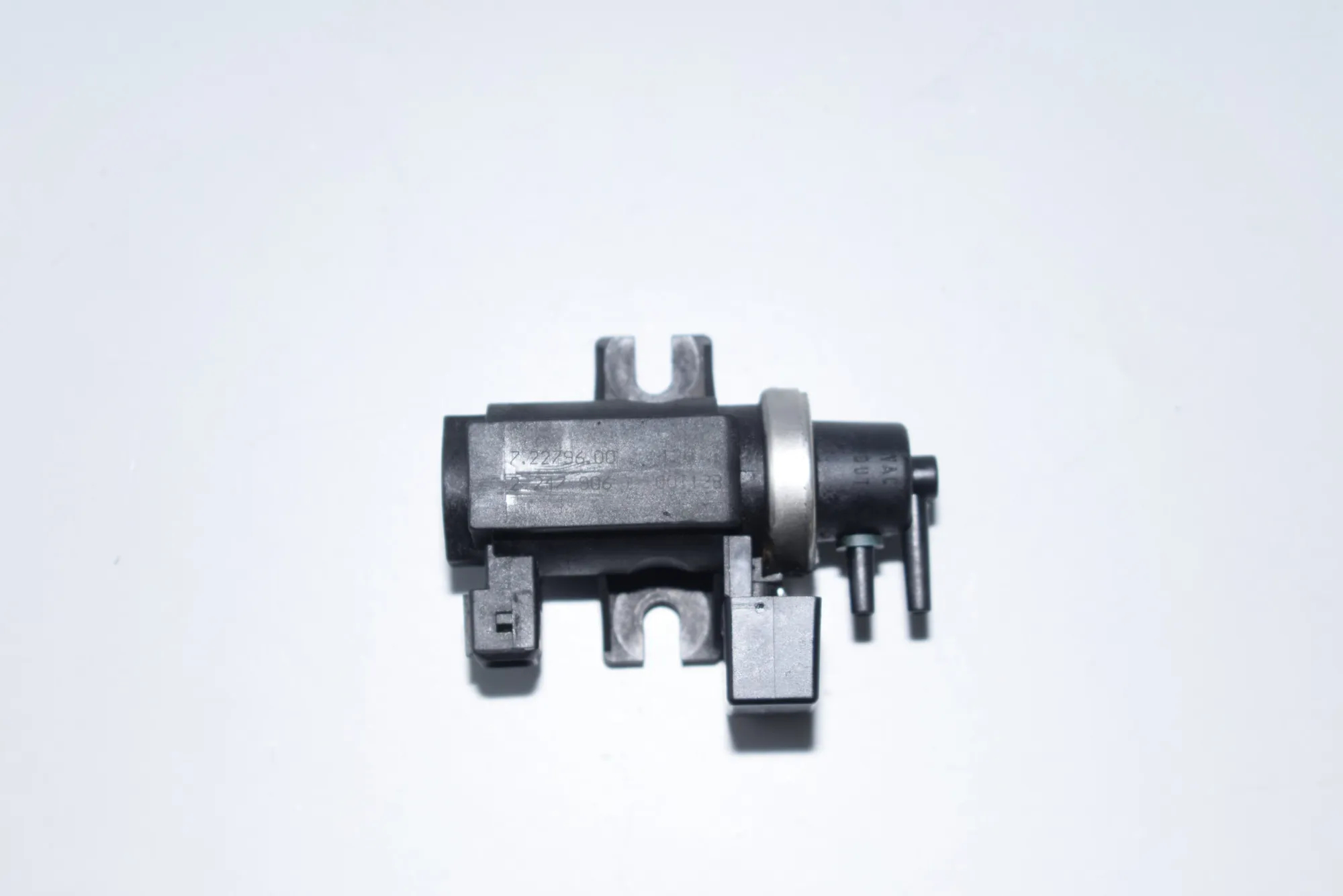 Solenoid Valve – OEM 2247906 · BMW 5 Touring (E39) 525 d 2000