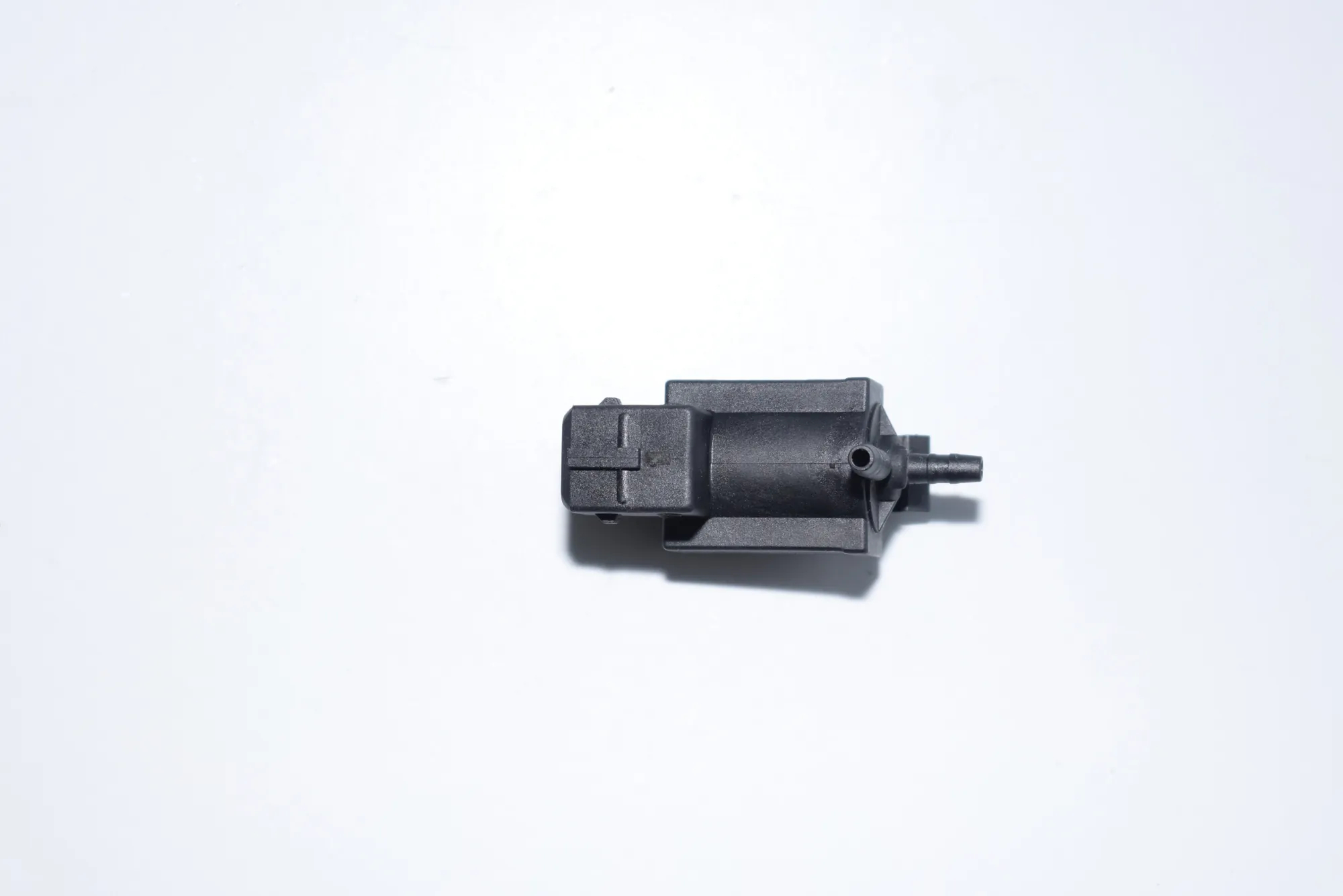 Solenoid Valve – OEM 1742712 · BMW 5 Touring (E39) 525 d 2000 – 3