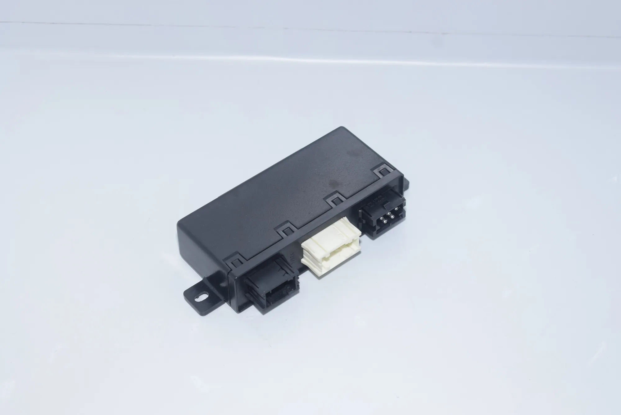 Front Left Door Control Unit – OEM 6904255 · BMW 5 Touring (E39) 525 d 2000 – 2