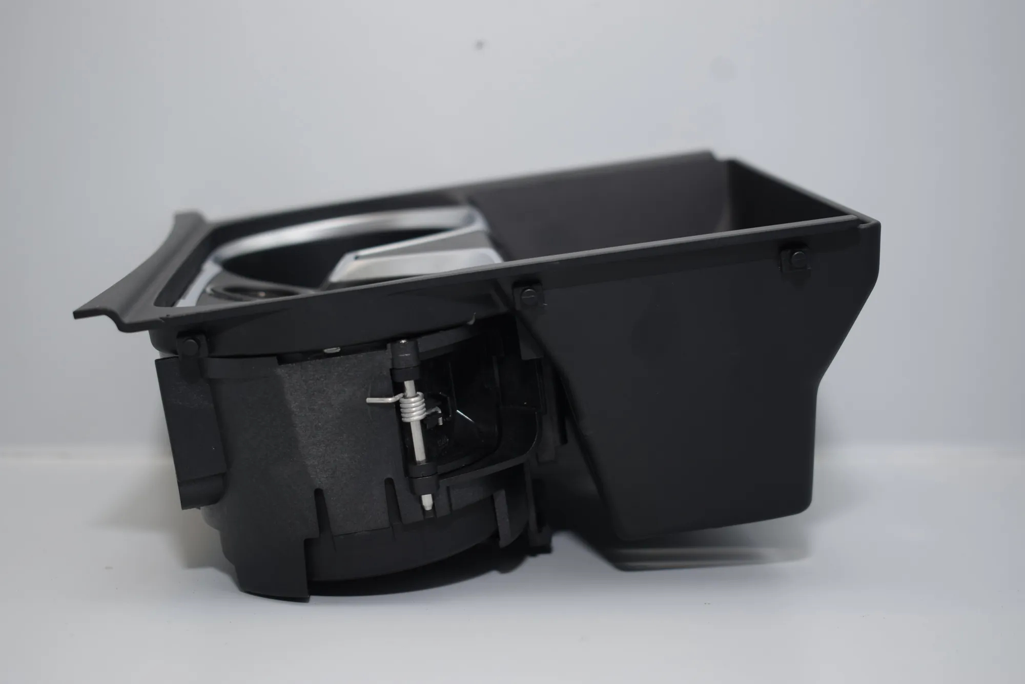 Cup Holder – OEM 9302629 · BMW 7 (G11, G12) BMW 7 (G11, G12) 740 d, Ld xDrive 2015 – 3