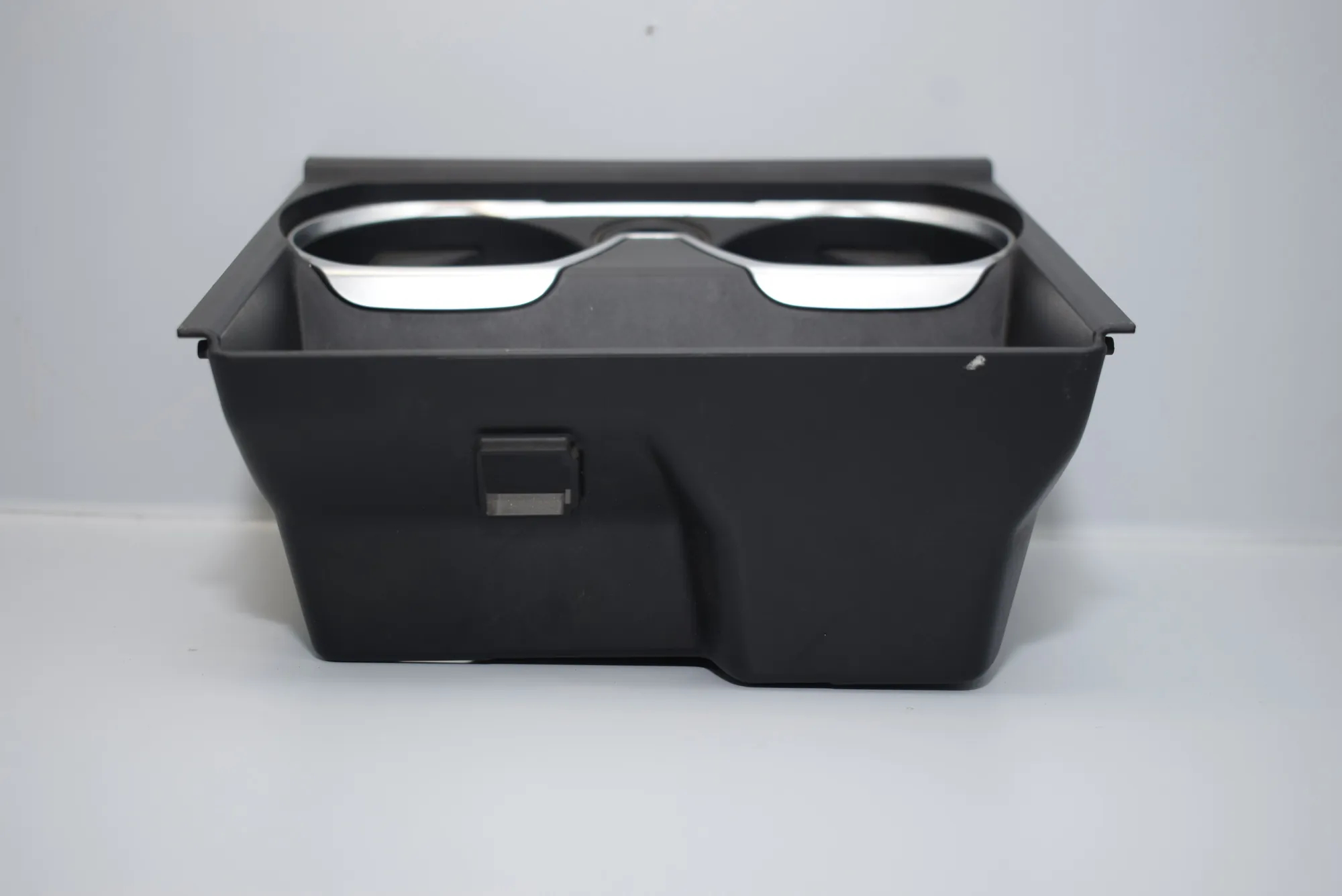 Cup Holder – OEM 9302629 · BMW 7 (G11, G12) BMW 7 (G11, G12) 740 d, Ld xDrive 2015 – 3