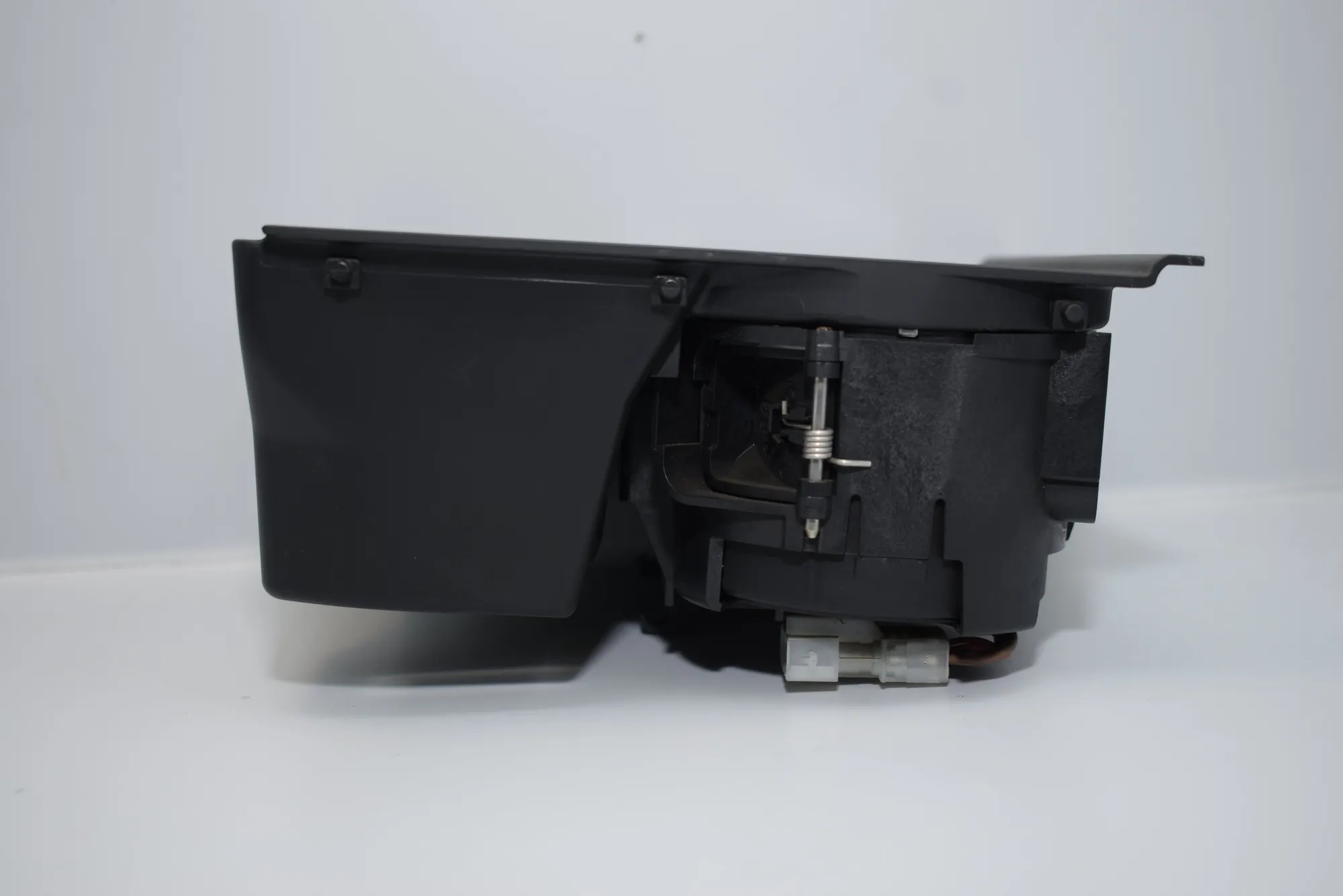 Cup Holder – OEM 9302629 · BMW 7 (G11, G12) BMW 7 (G11, G12) 740 d, Ld xDrive 2015 – 4