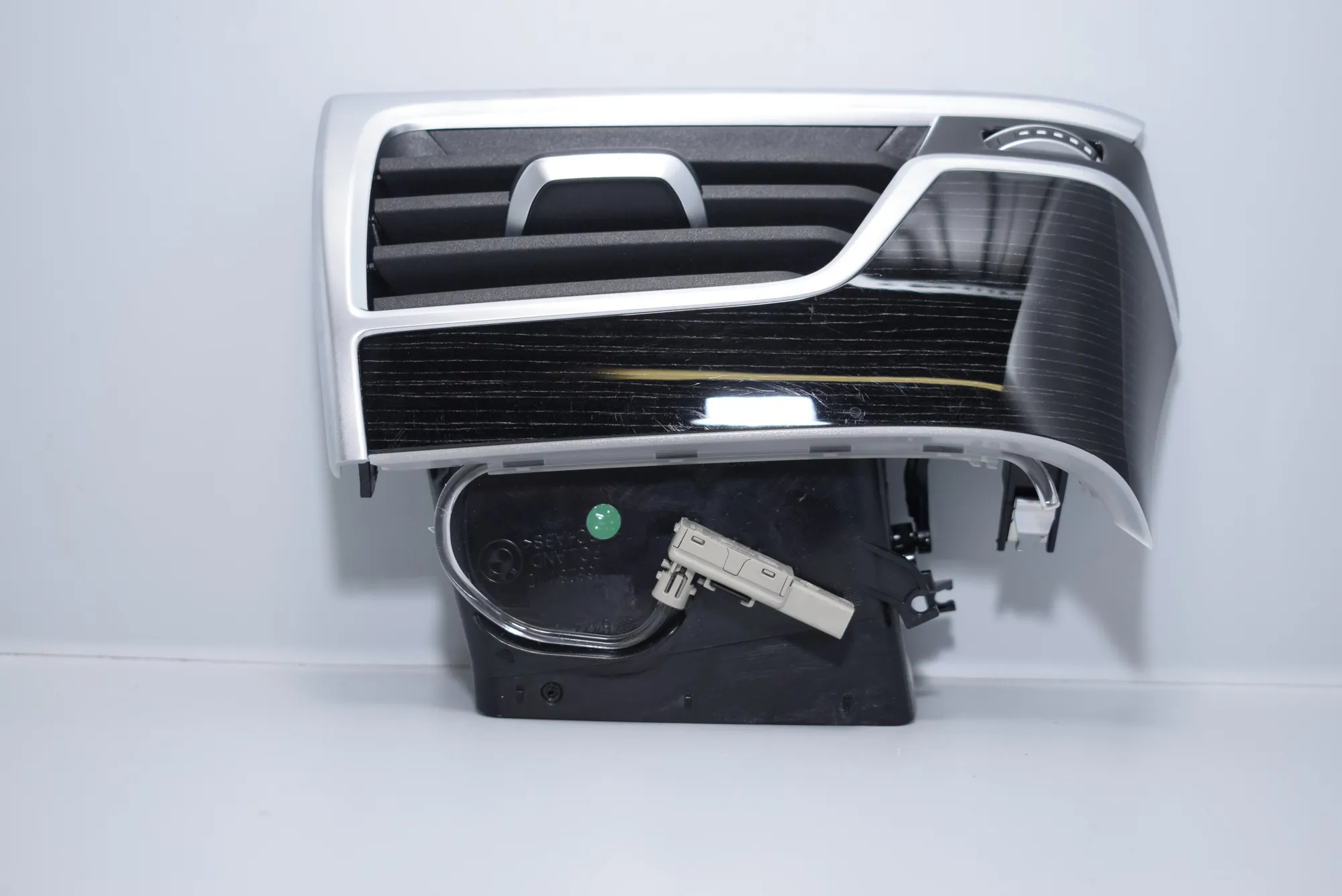 Dashboard Air Vents – OEM 9299498 · BMW 7 (G11, G12) BMW 7 (G11, G12) 2015 – 5