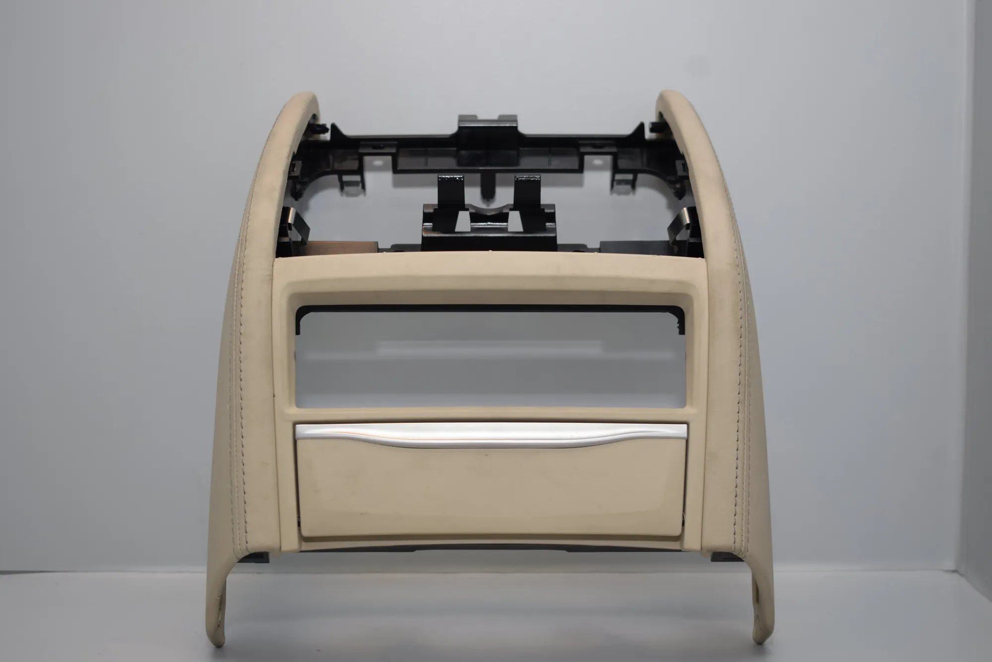 Other Interior Parts – OEM 9302186 · BMW 7 (G11, G12) BMW 7 (G11, G12) 2015