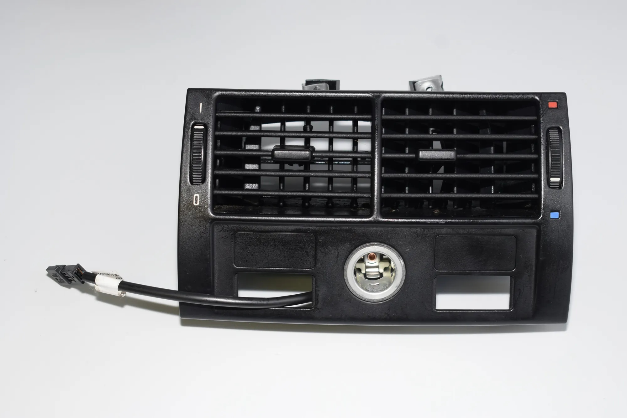Dashboard Air Vents – OEM 8409081 · BMW X5 (E53) 3.0 d 2005