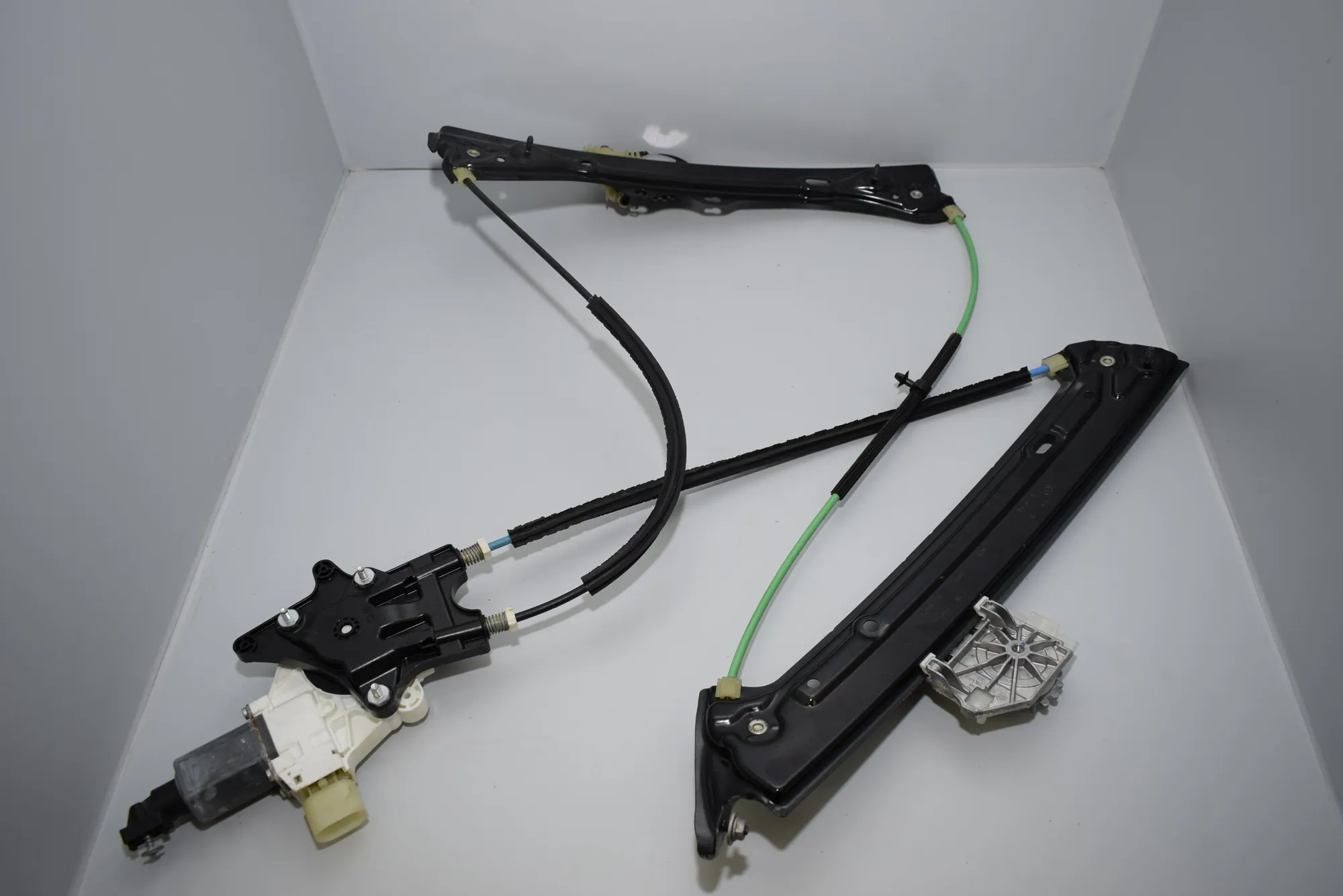 Front Right Door Window Regulator – OEM 7281624 · BMW 4 Coupe (F32, F82) BMW 4 Coupe (F32, F82) 2013 – 5